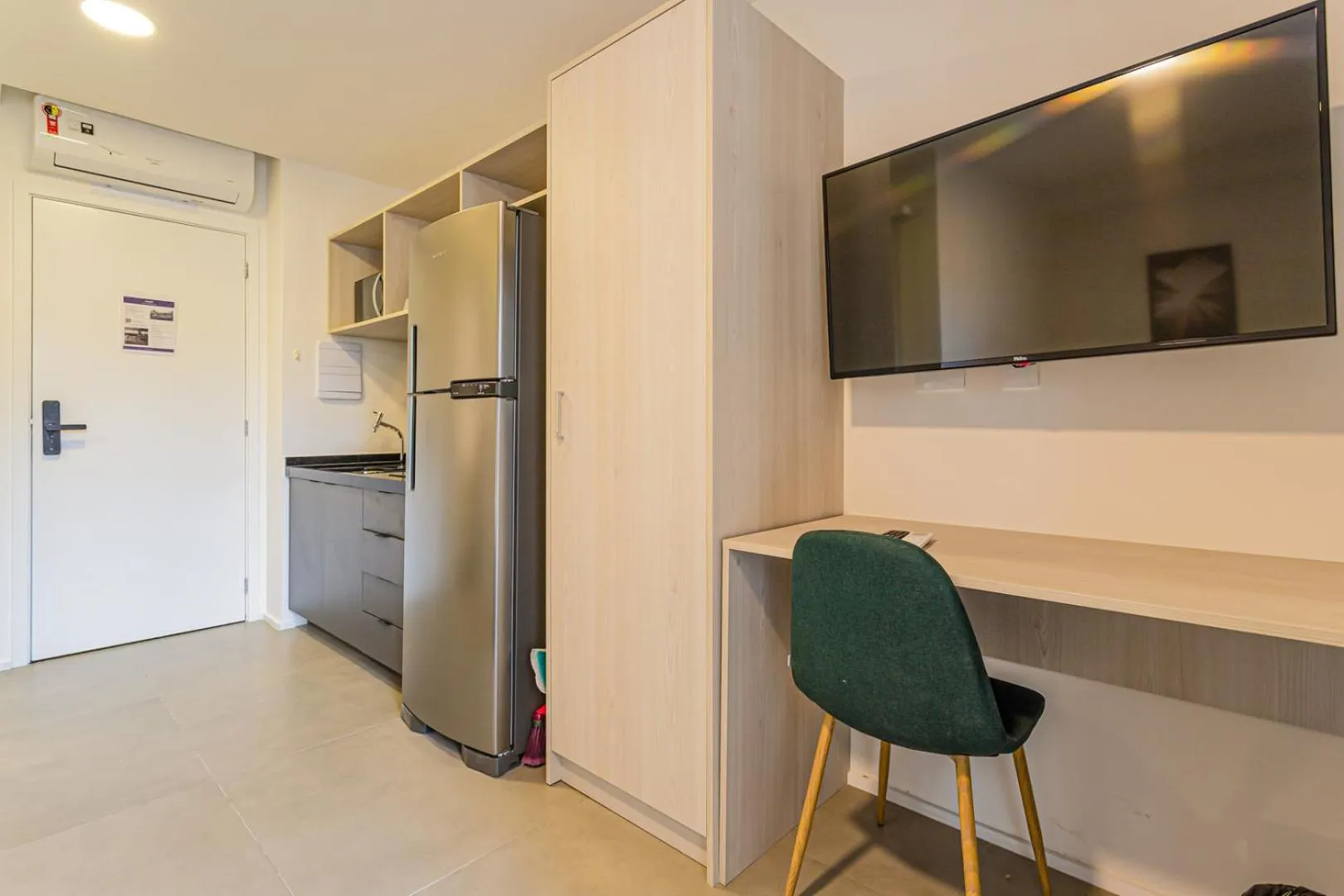 Day in Charlie Sabiá Moema