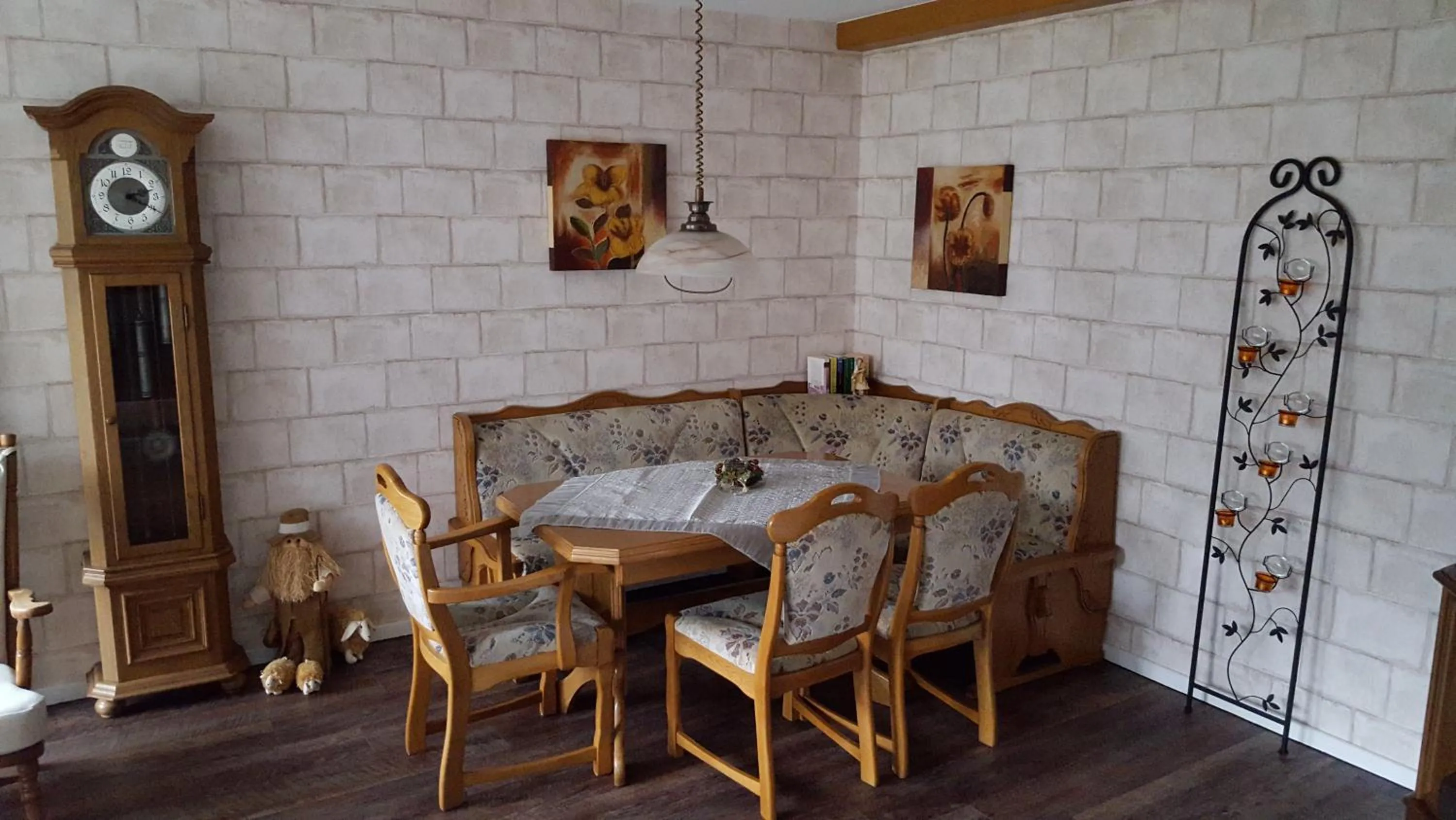 Communal lounge/ TV room in Pension Hampel