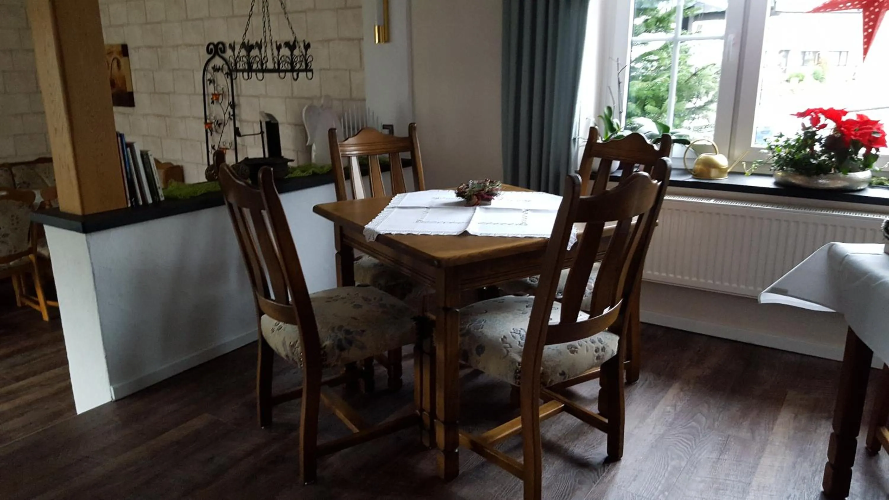 Restaurant/places to eat in Pension Hampel