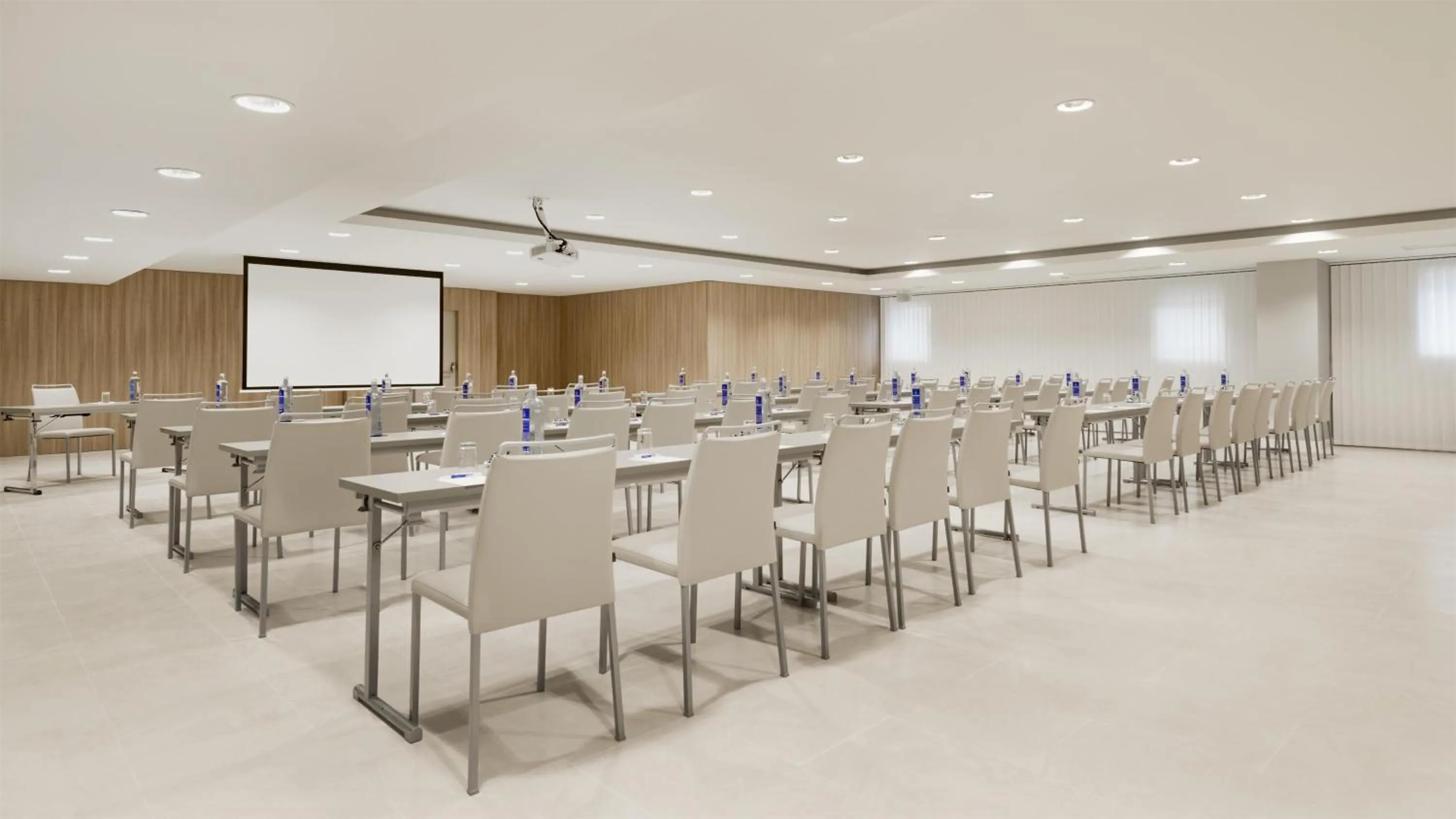 Meeting/conference room in NH Málaga