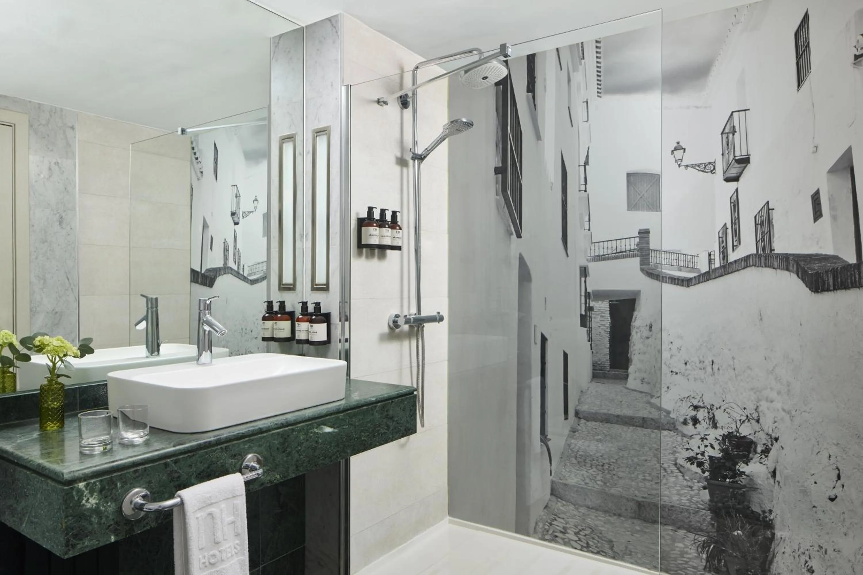 Bedroom in NH Málaga