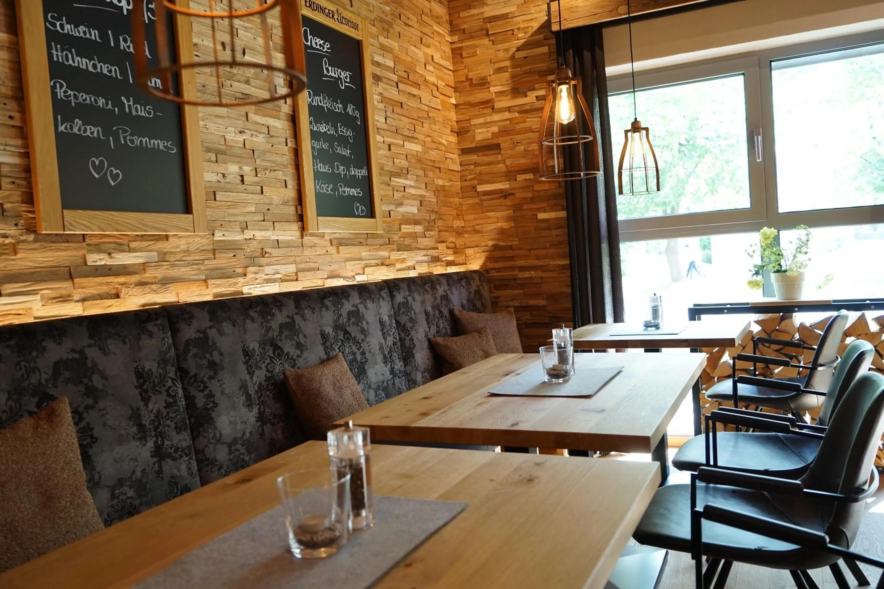 Restaurant/places to eat in Hotel Dein Franz