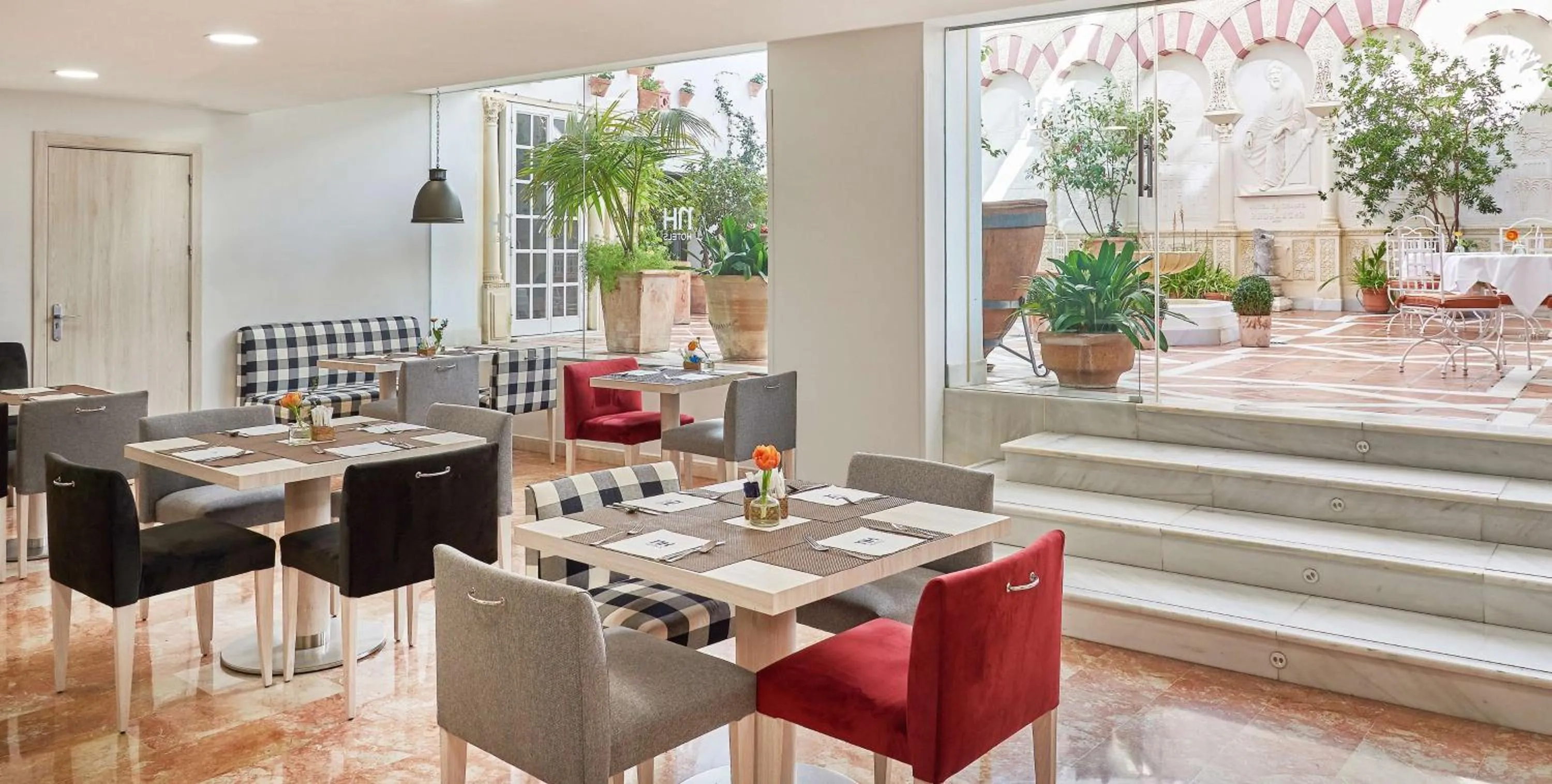 Breakfast in NH Córdoba Califa