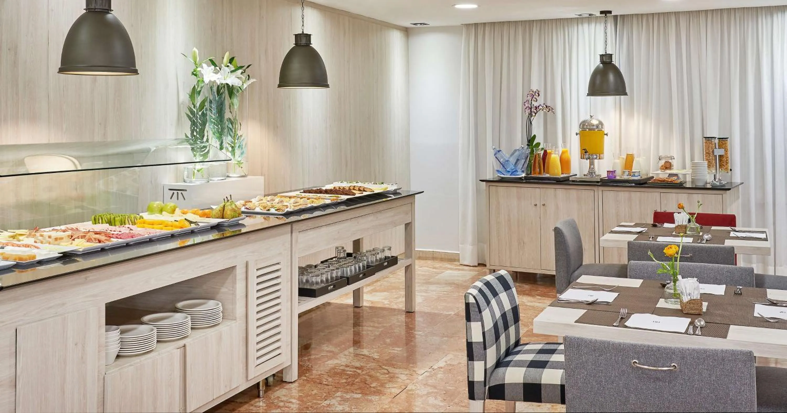 Breakfast in NH Córdoba Califa