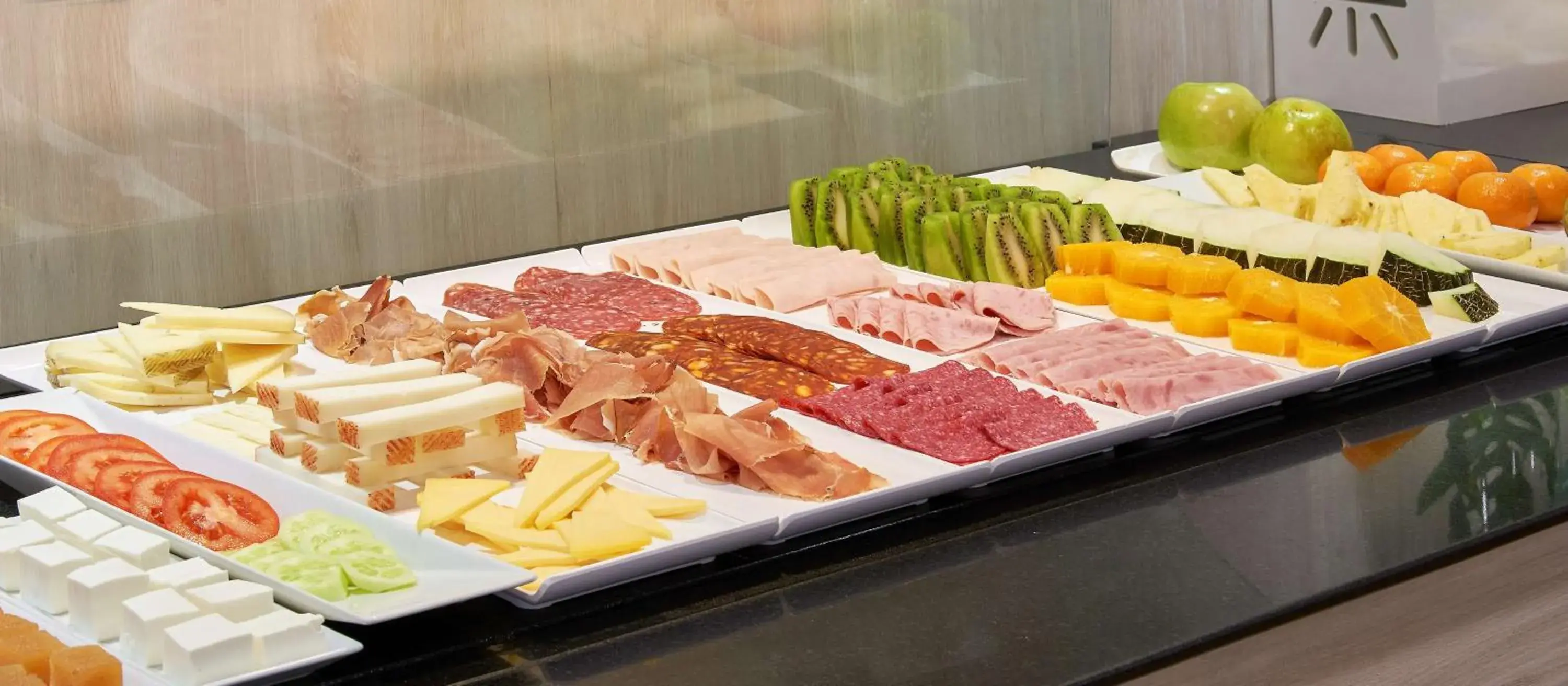 Breakfast in NH Córdoba Califa Breakfast in NH Córdoba Califa