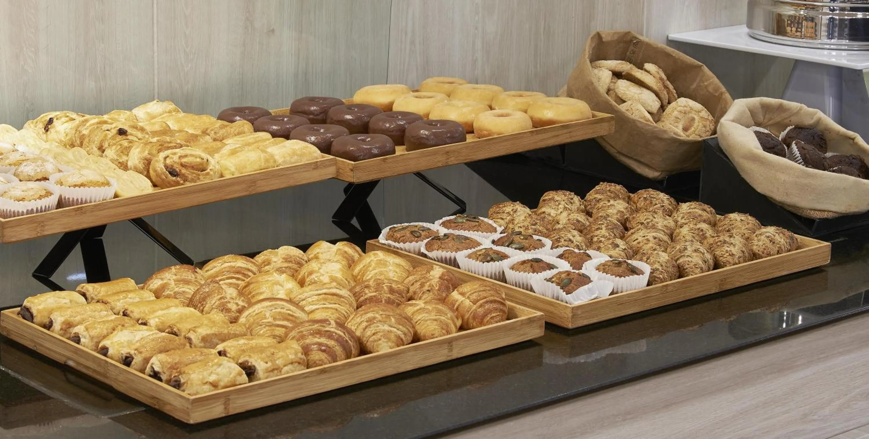 Restaurant/places to eat in NH Córdoba Califa