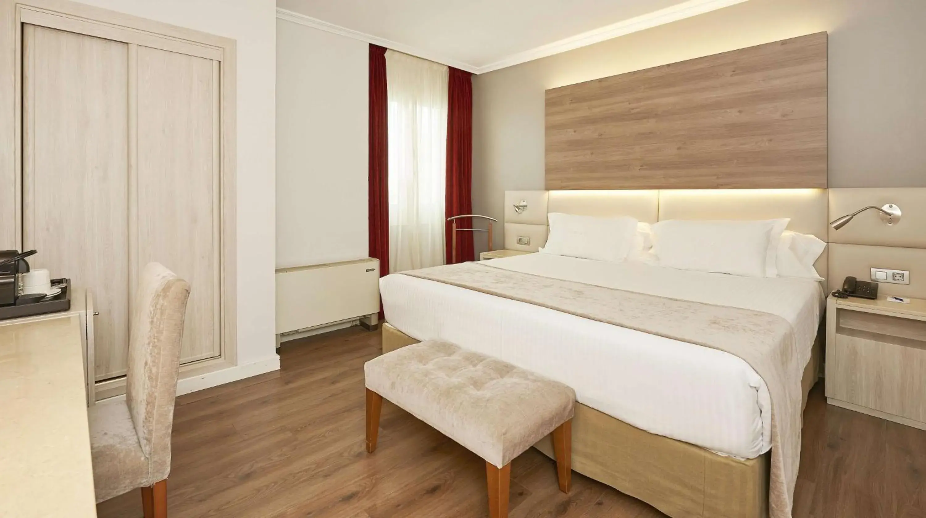 Bedroom, Bed in NH Córdoba Califa Bedroom, Bed in NH Córdoba Califa