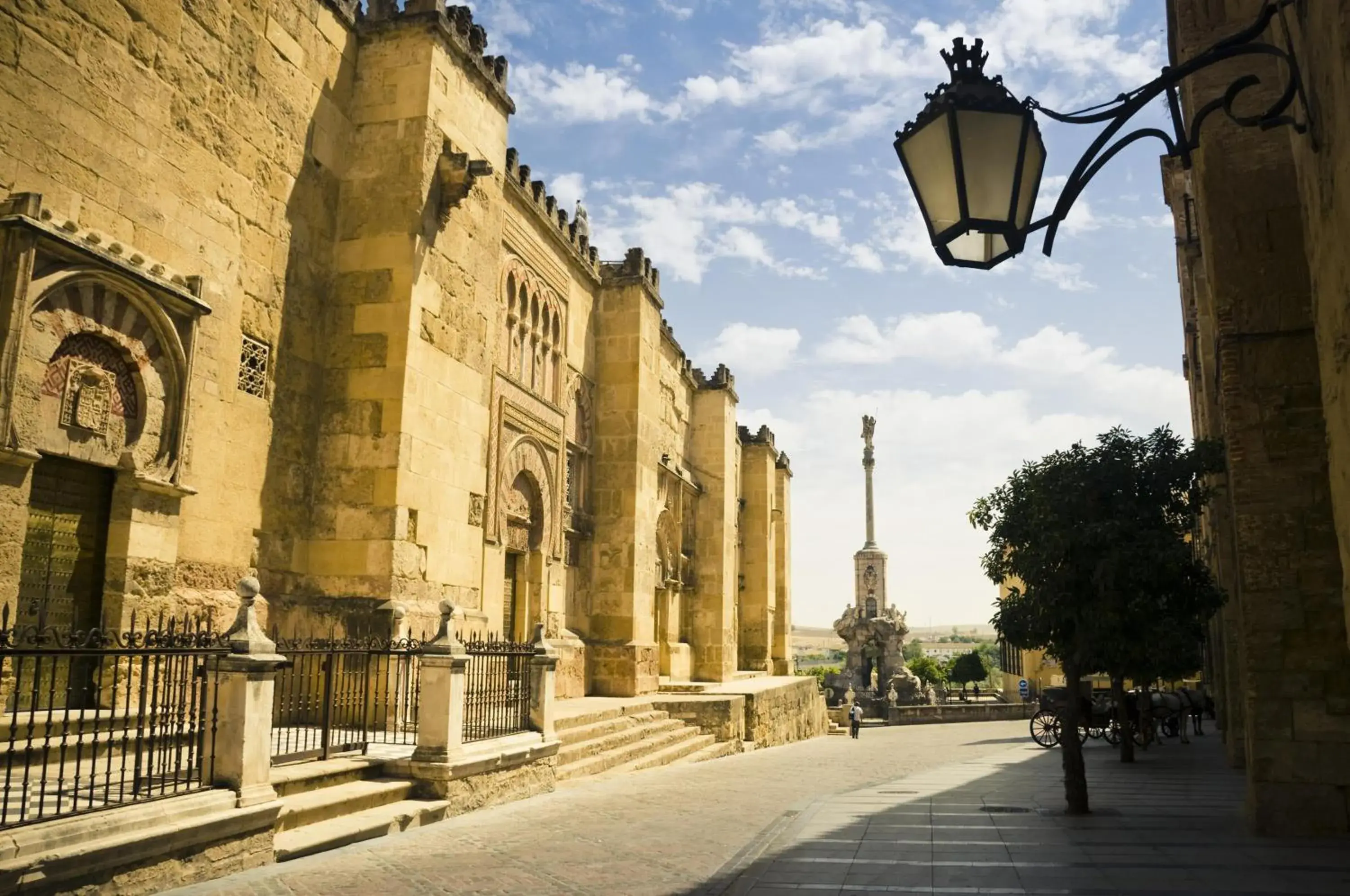 Property building in NH Córdoba Califa Property building in NH Córdoba Califa