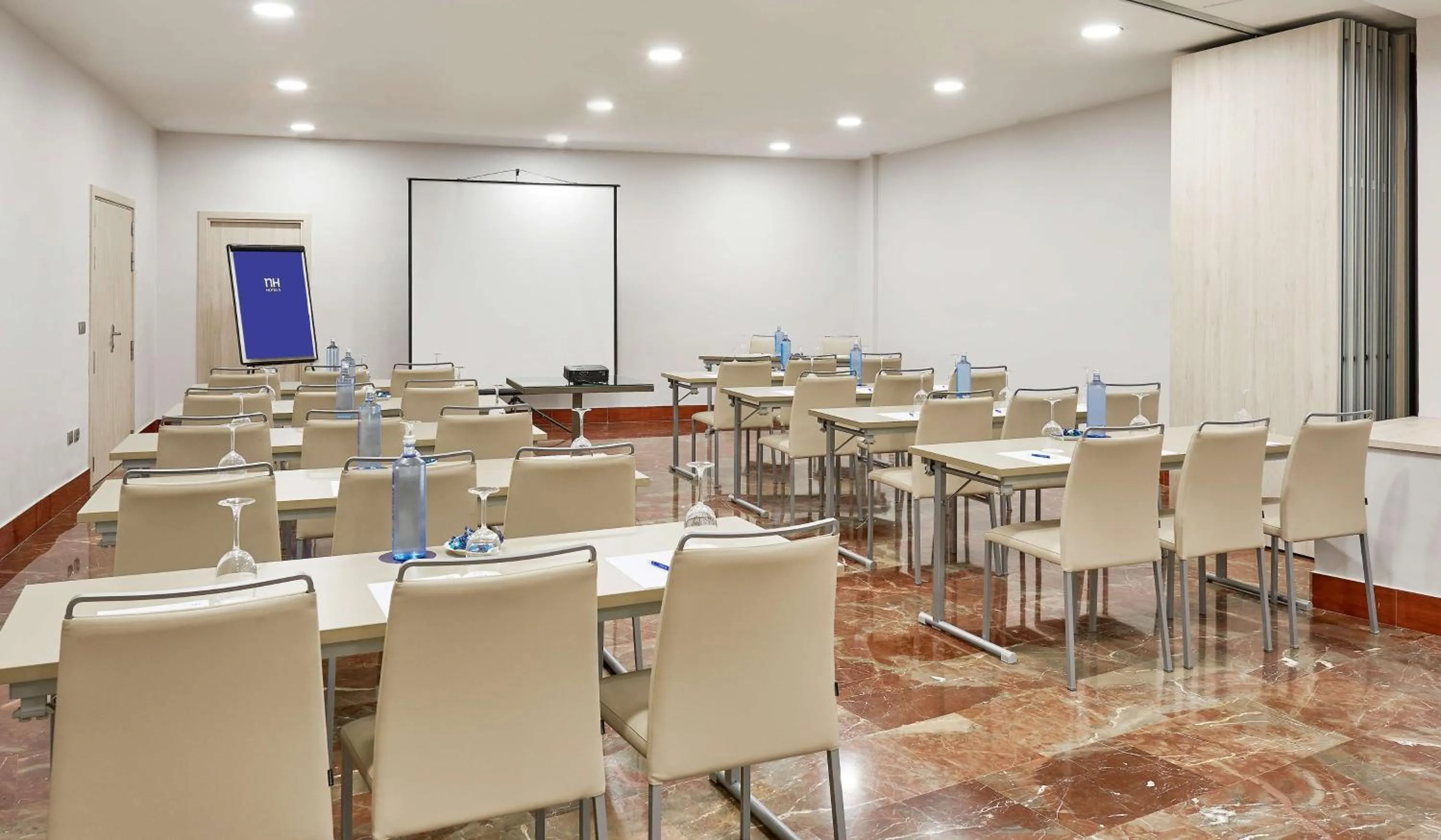 Meeting/conference room in NH Córdoba Califa