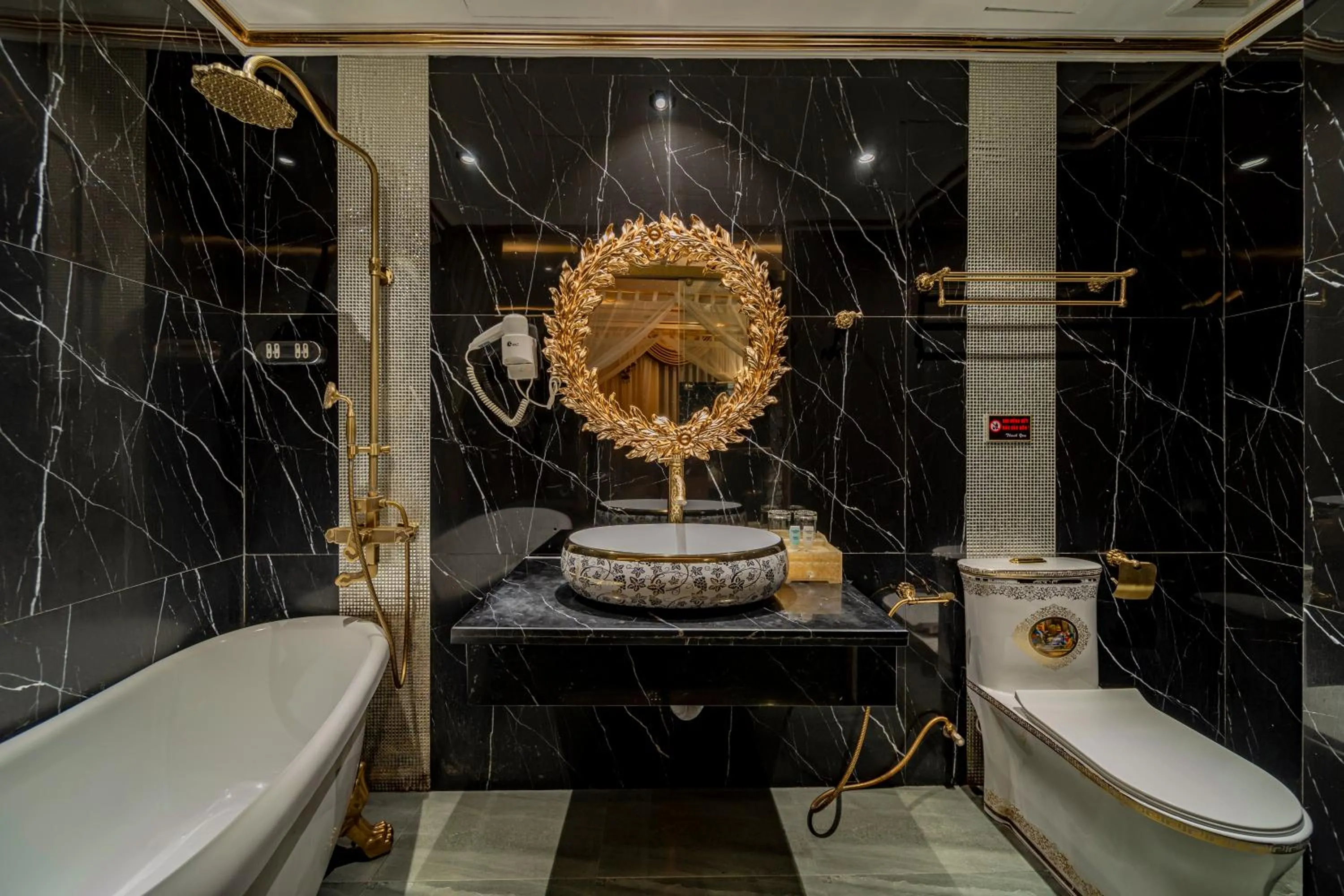 Enjoy Boutique Saigon Hotel