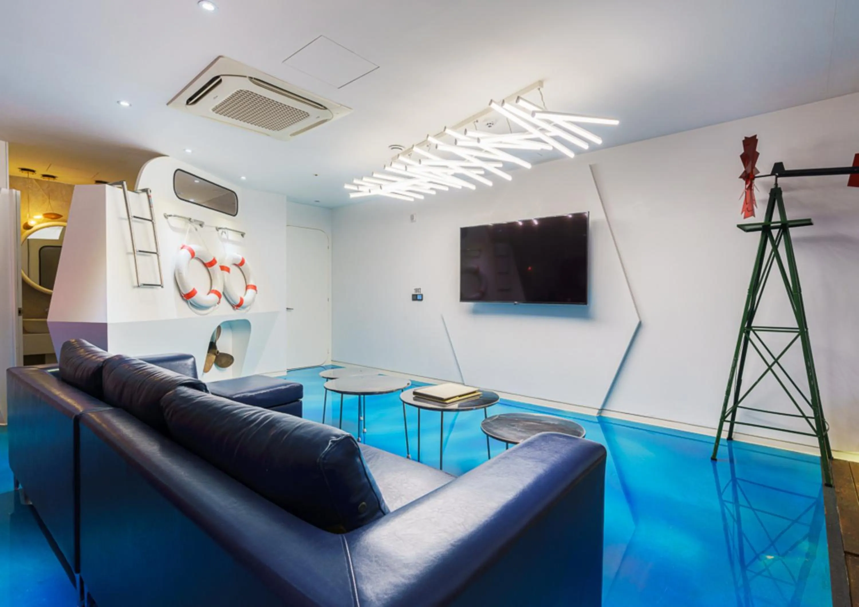 TV and multimedia in Hotel The Designers Incheon