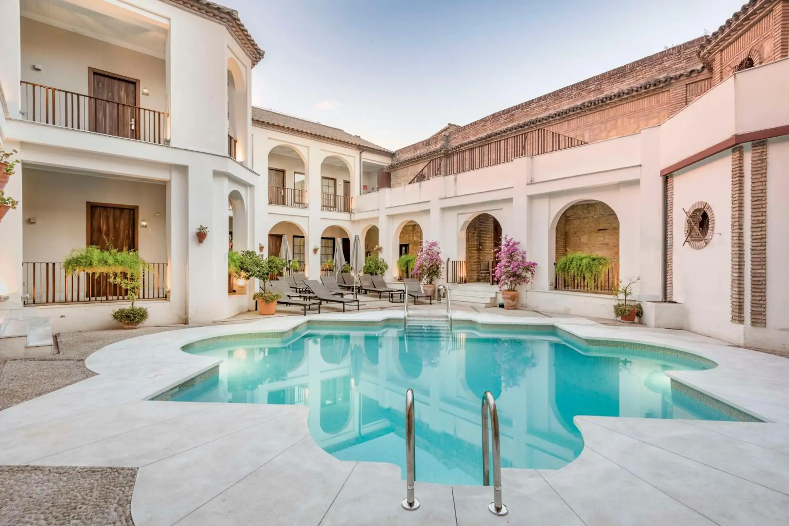 Pool view in NH Collection Amistad Córdoba Pool view in NH Collection Amistad Córdoba