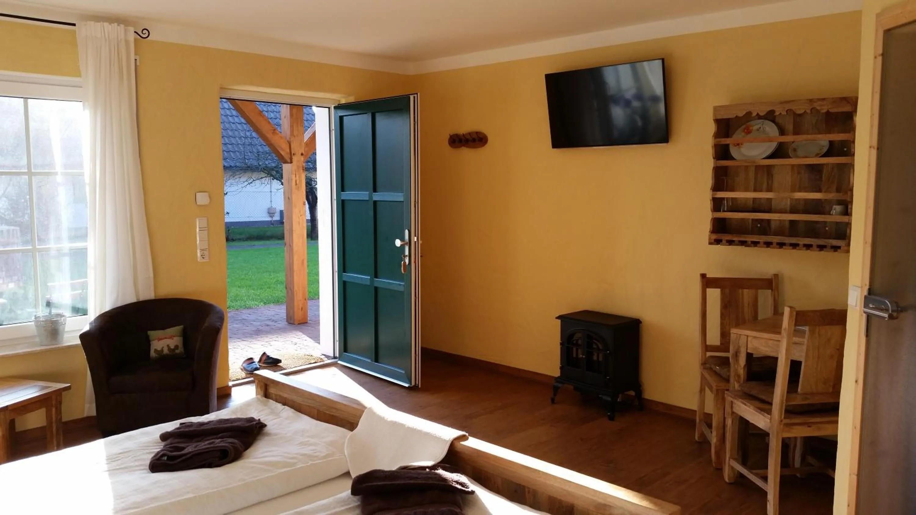 Photo of the whole room, Bed in Pension zum Holzpantoffelmacher