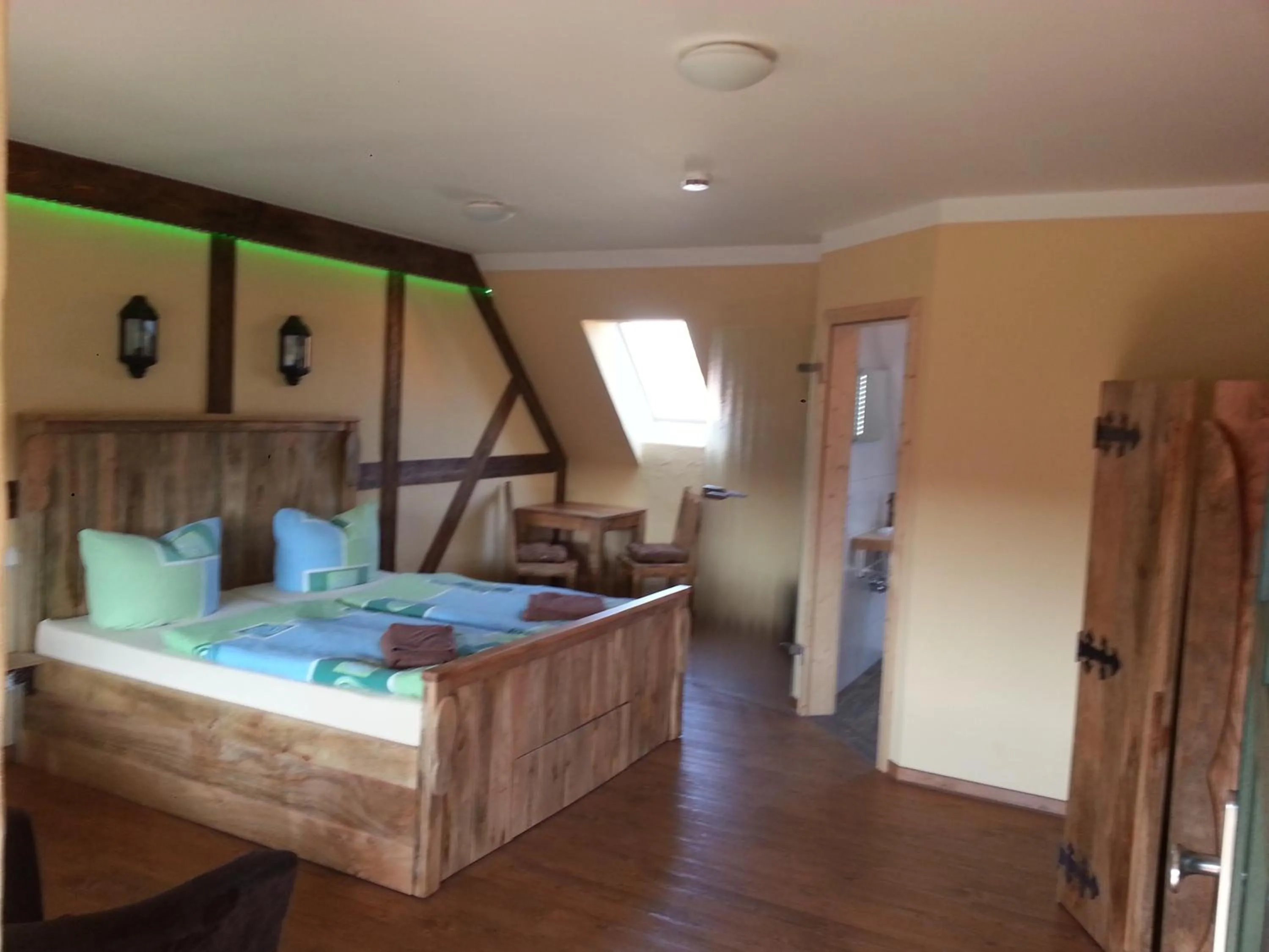 Photo of the whole room, Bed in Pension zum Holzpantoffelmacher