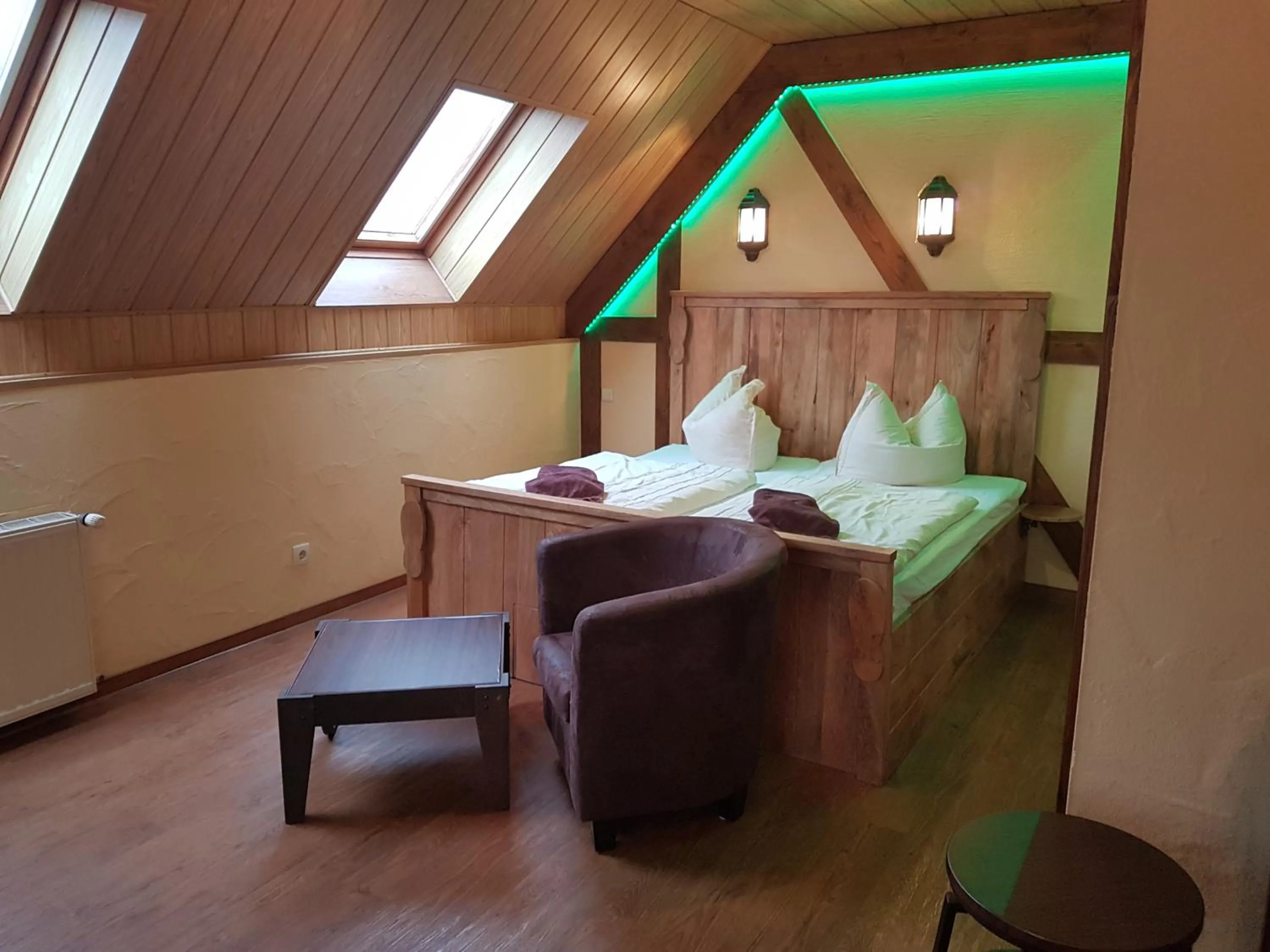 Photo of the whole room, Bed in Pension zum Holzpantoffelmacher
