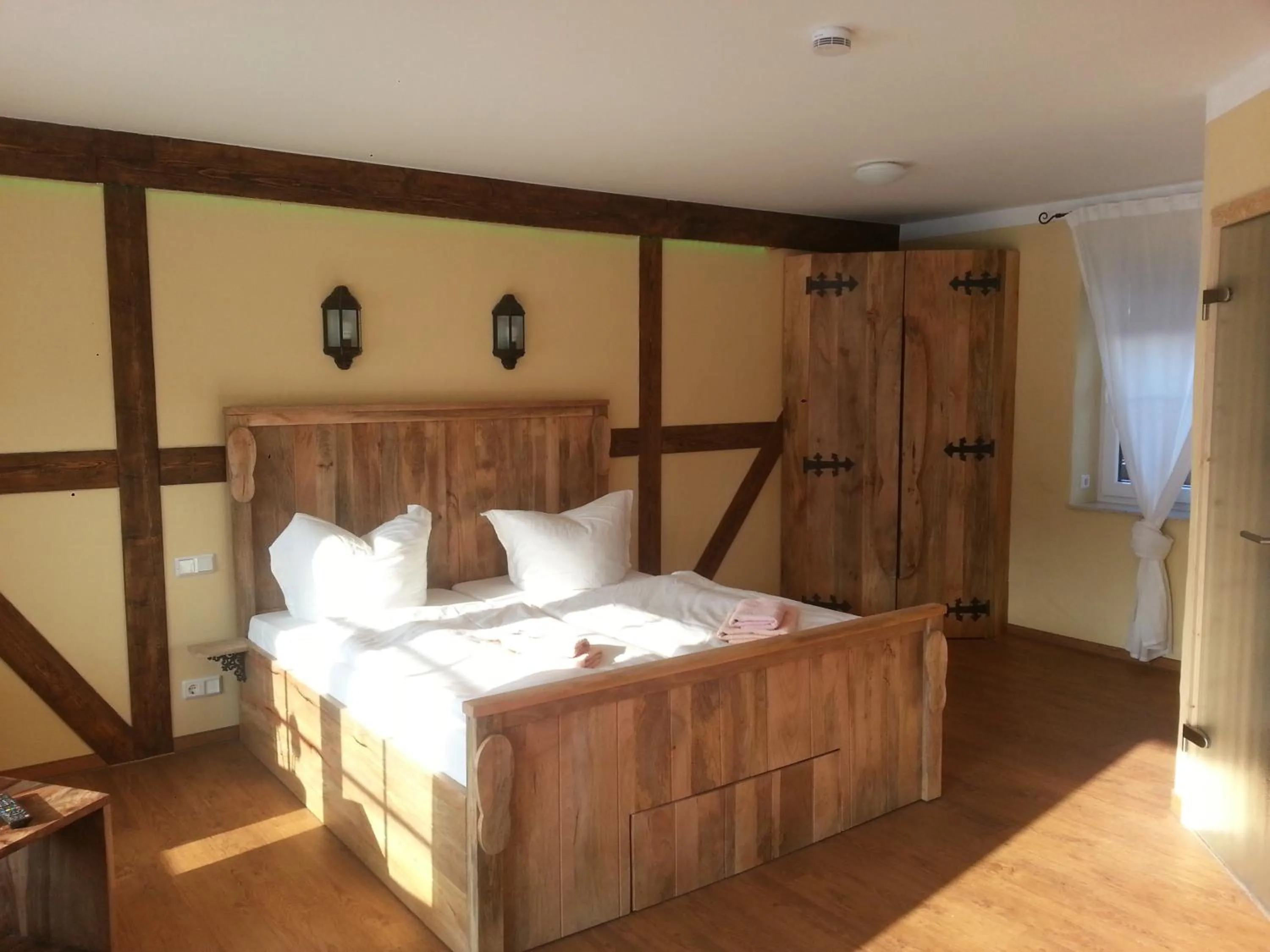 Bed in Pension zum Holzpantoffelmacher
