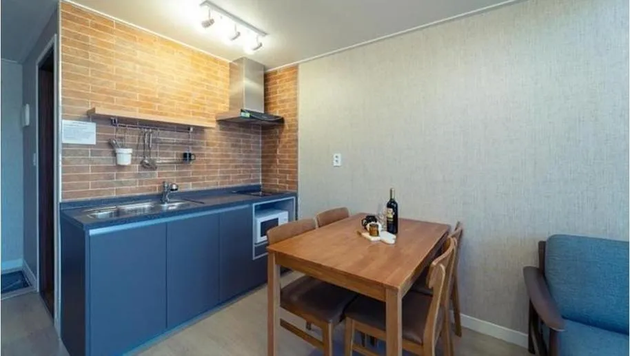 Kitchen or kitchenette in Seolli Resort Pension