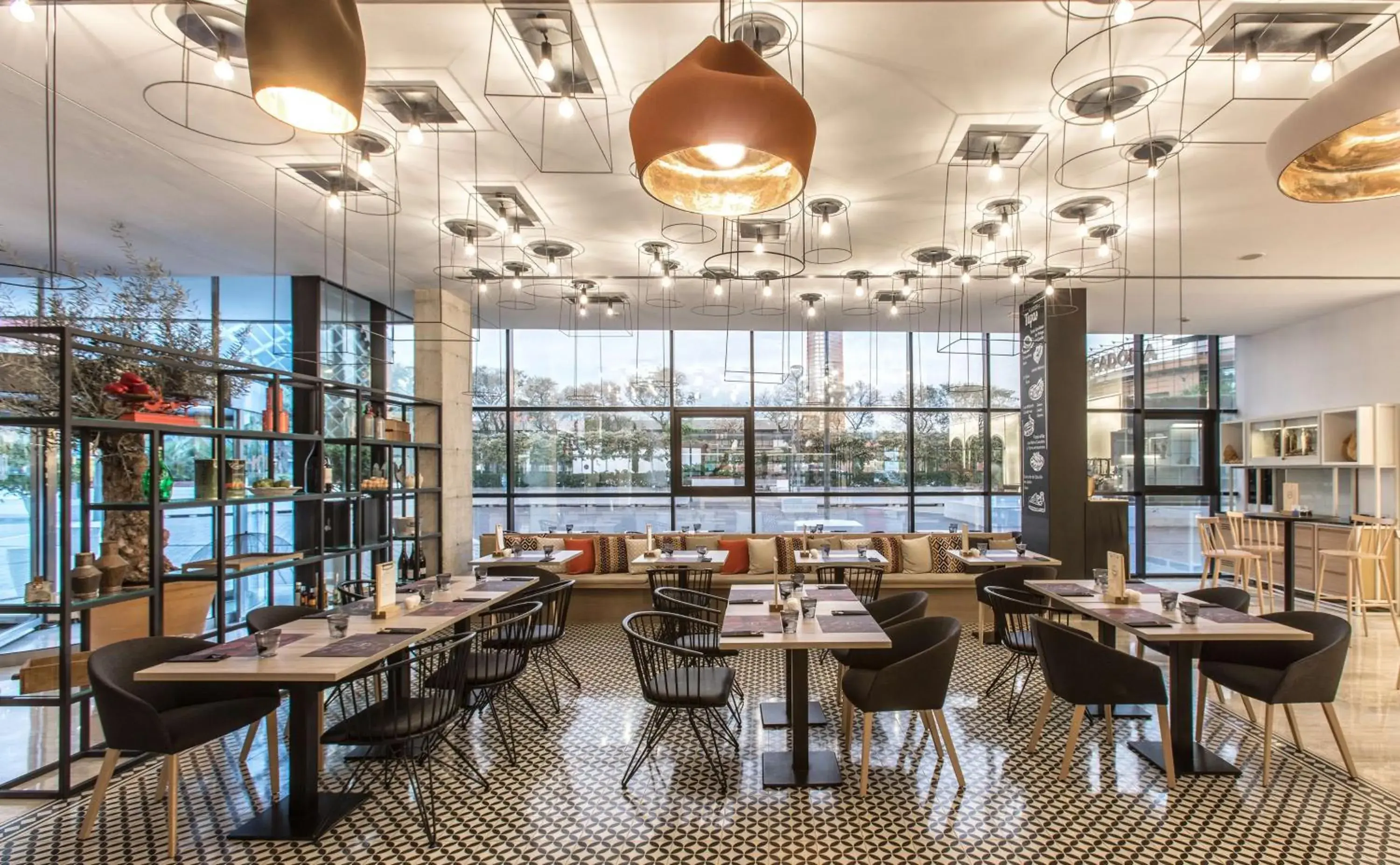 Restaurant/places to eat in NH Sevilla Plaza de Armas Restaurant/places to eat in NH Sevilla Plaza de Armas