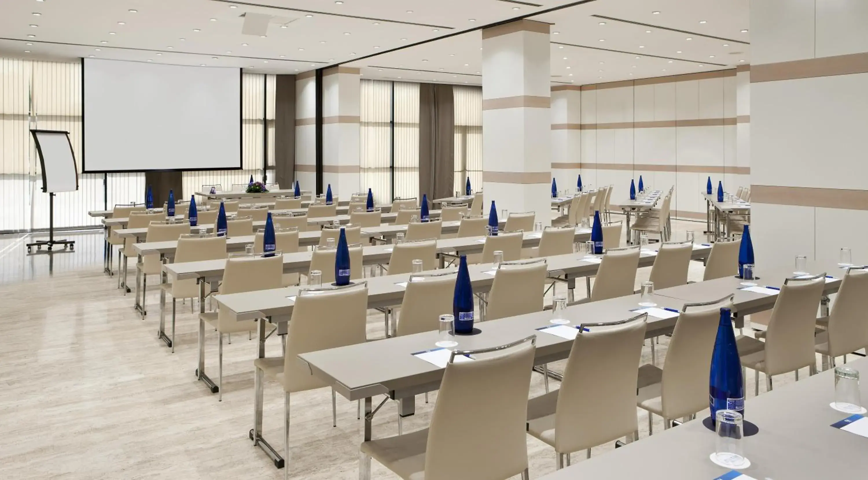 Bedroom in NH Sevilla Plaza de Armas Bedroom in NH Sevilla Plaza de Armas