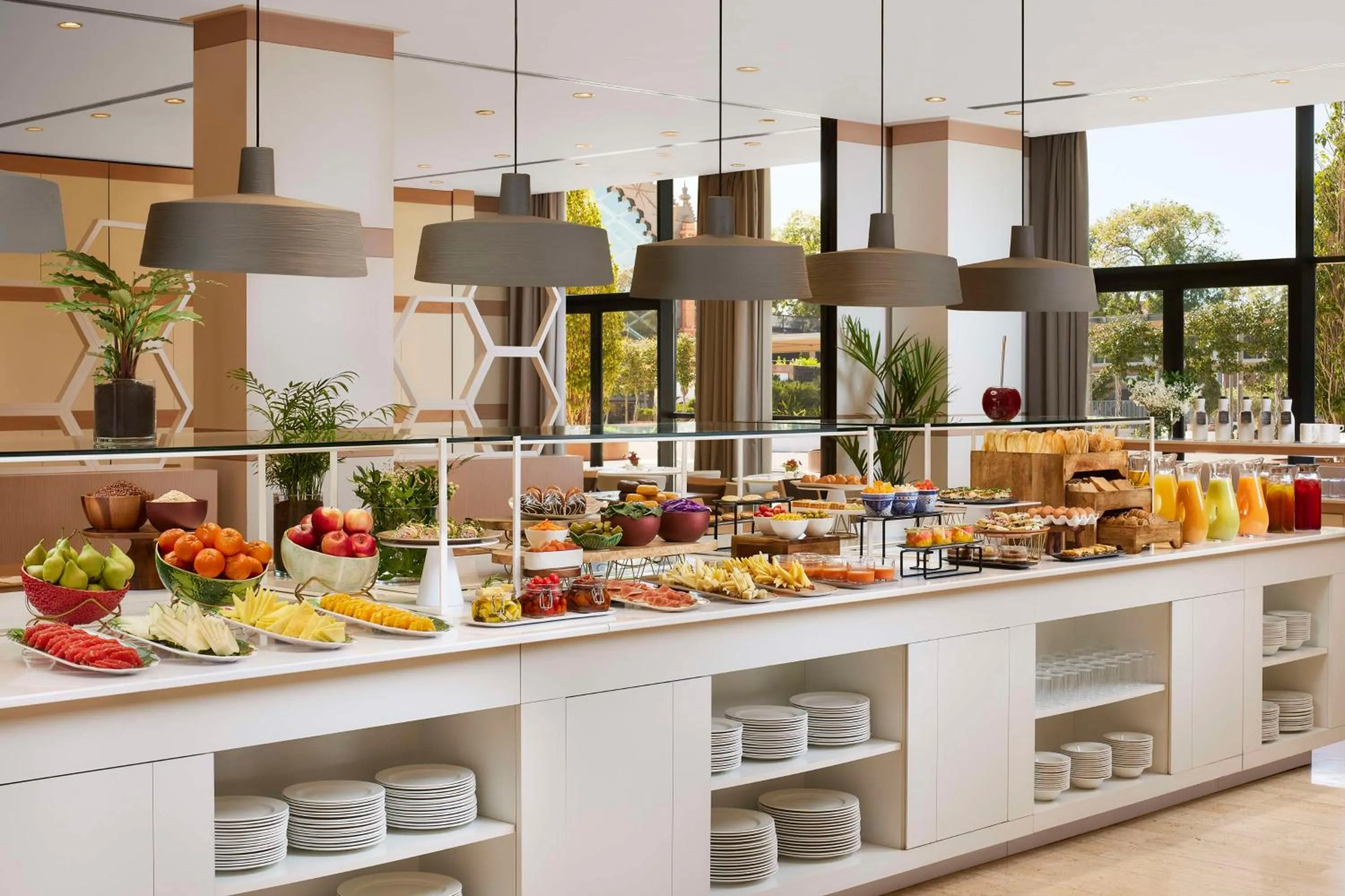 Restaurant/places to eat in NH Sevilla Plaza de Armas