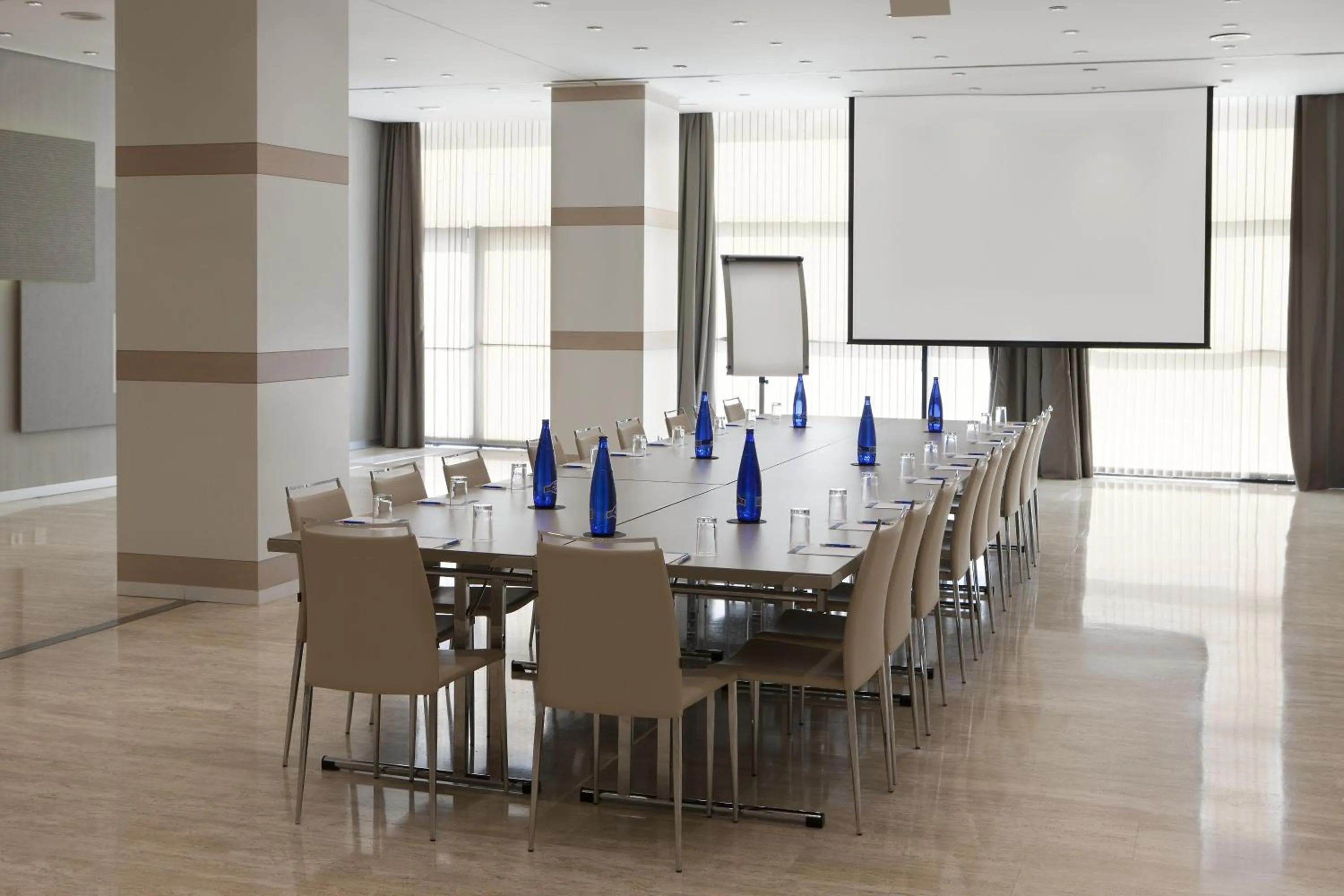 Meeting/conference room in NH Sevilla Plaza de Armas