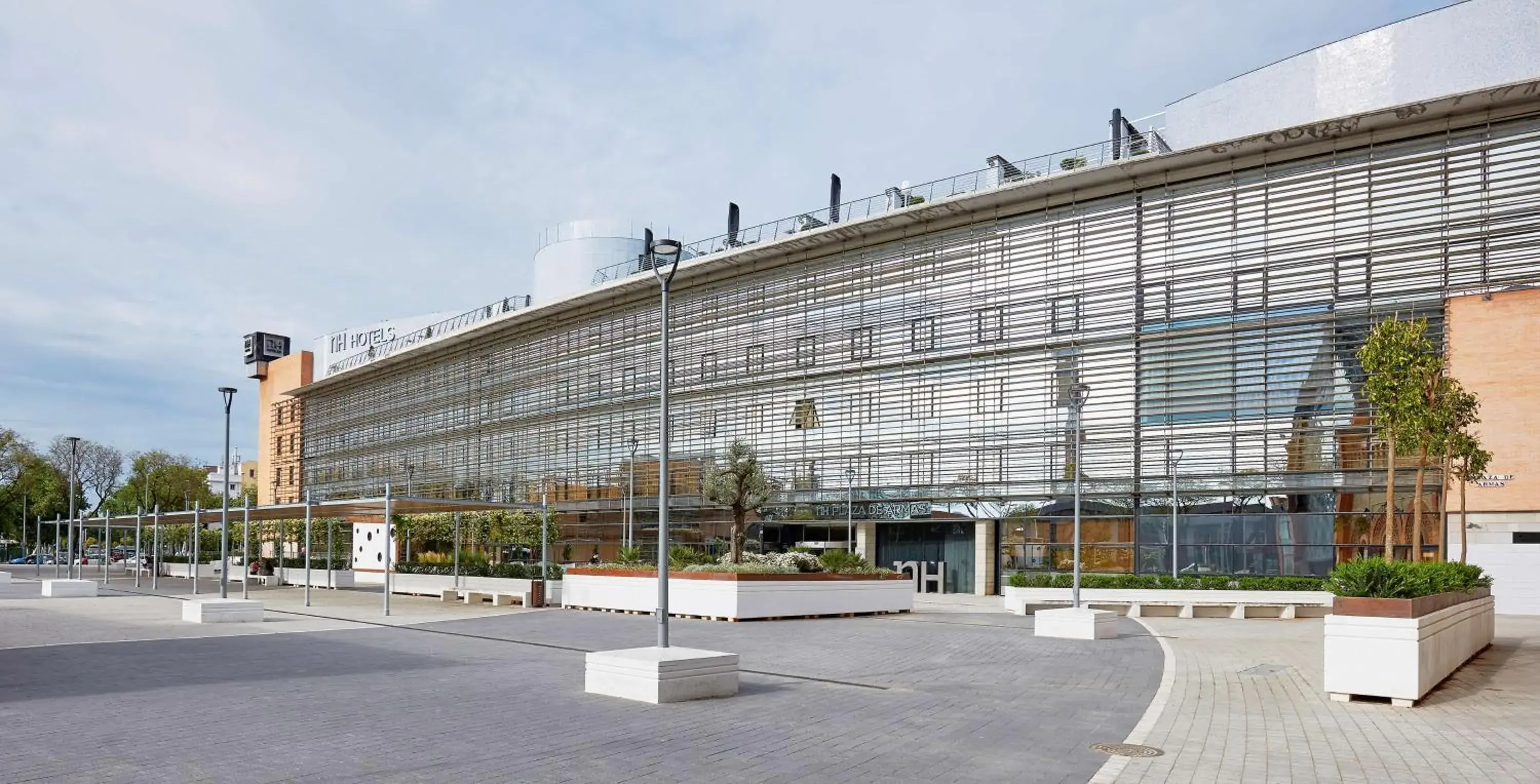 Property building in NH Sevilla Plaza de Armas Property building in NH Sevilla Plaza de Armas