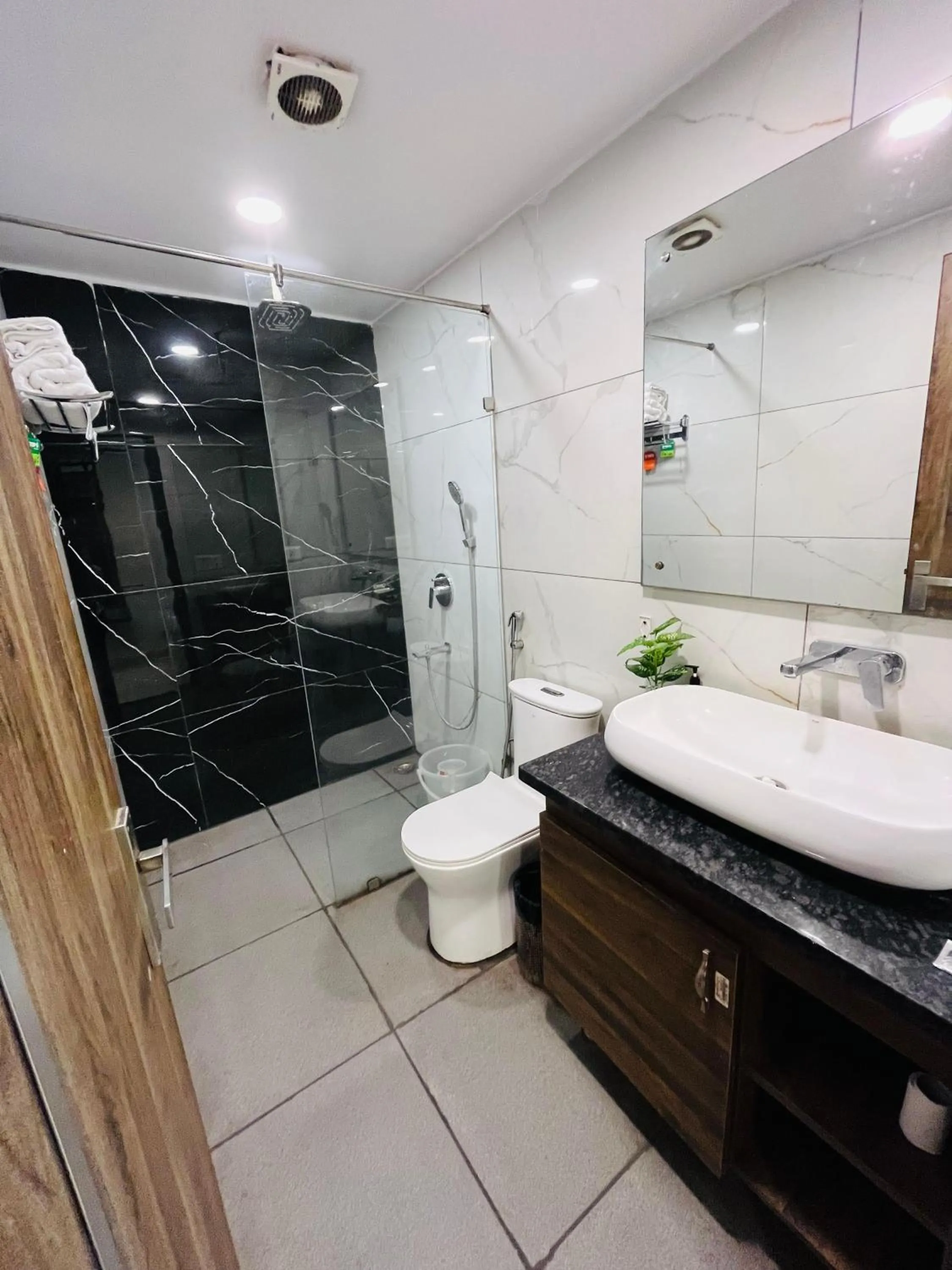 Bathroom in Hotel Maira