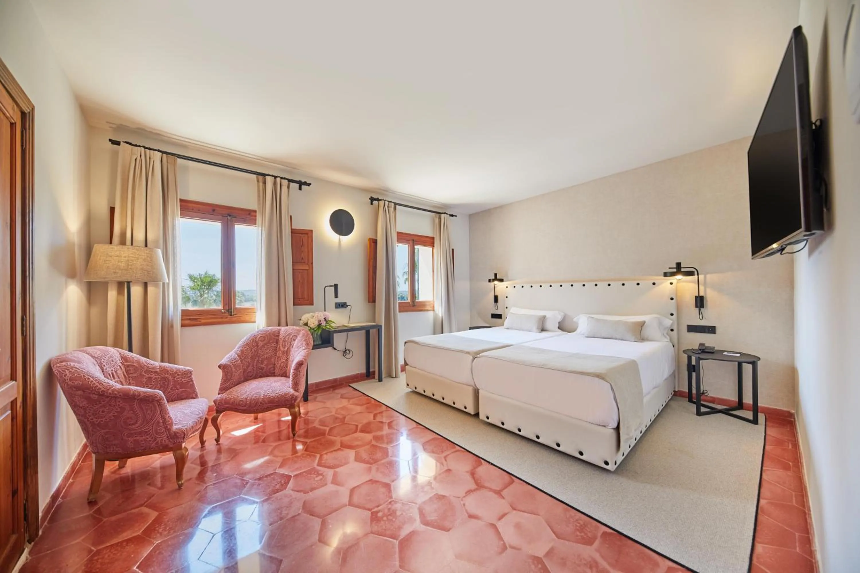 Photo of the whole room, Bed in Virrey Finca Hotel