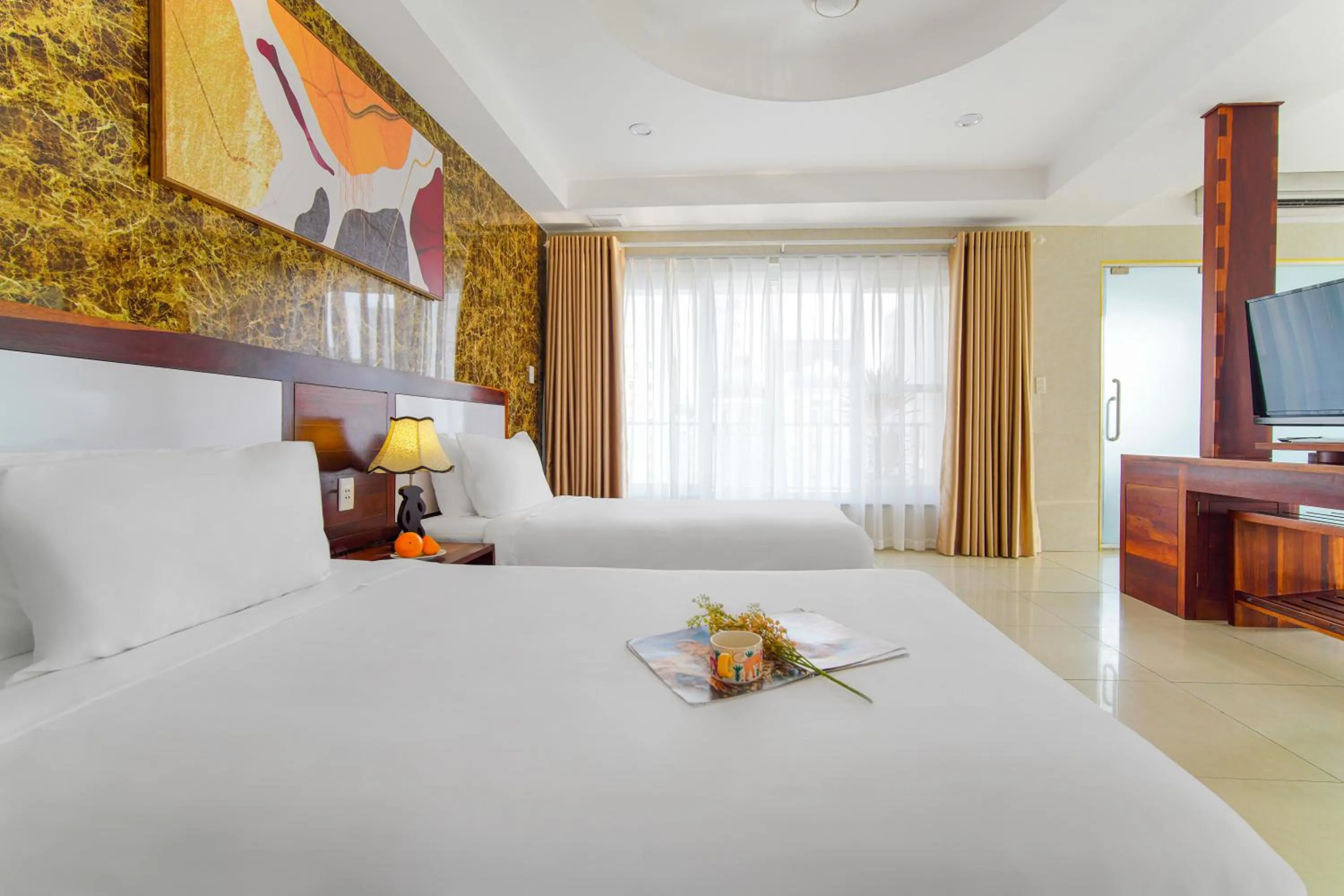 Communal lounge/ TV room, Bed in Hotel Soco