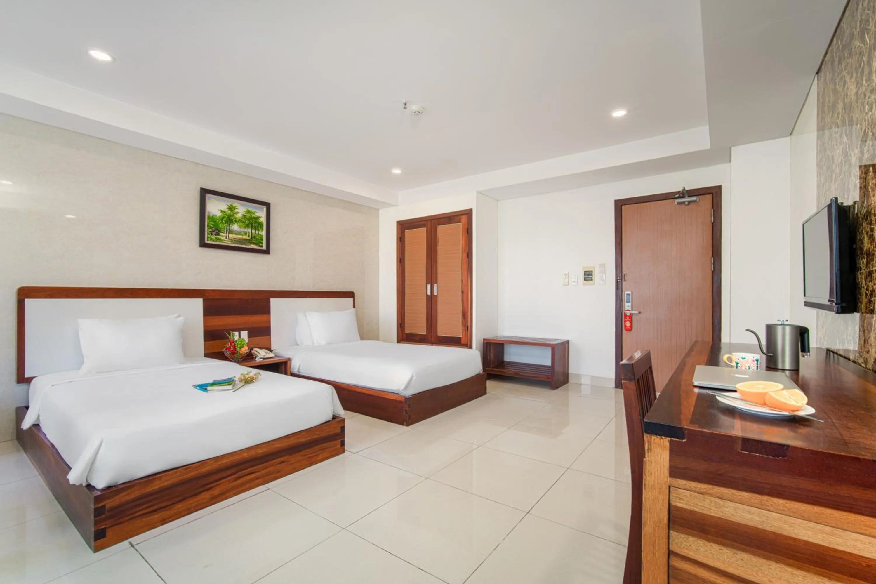 Communal lounge/ TV room, Bed in Hotel Soco