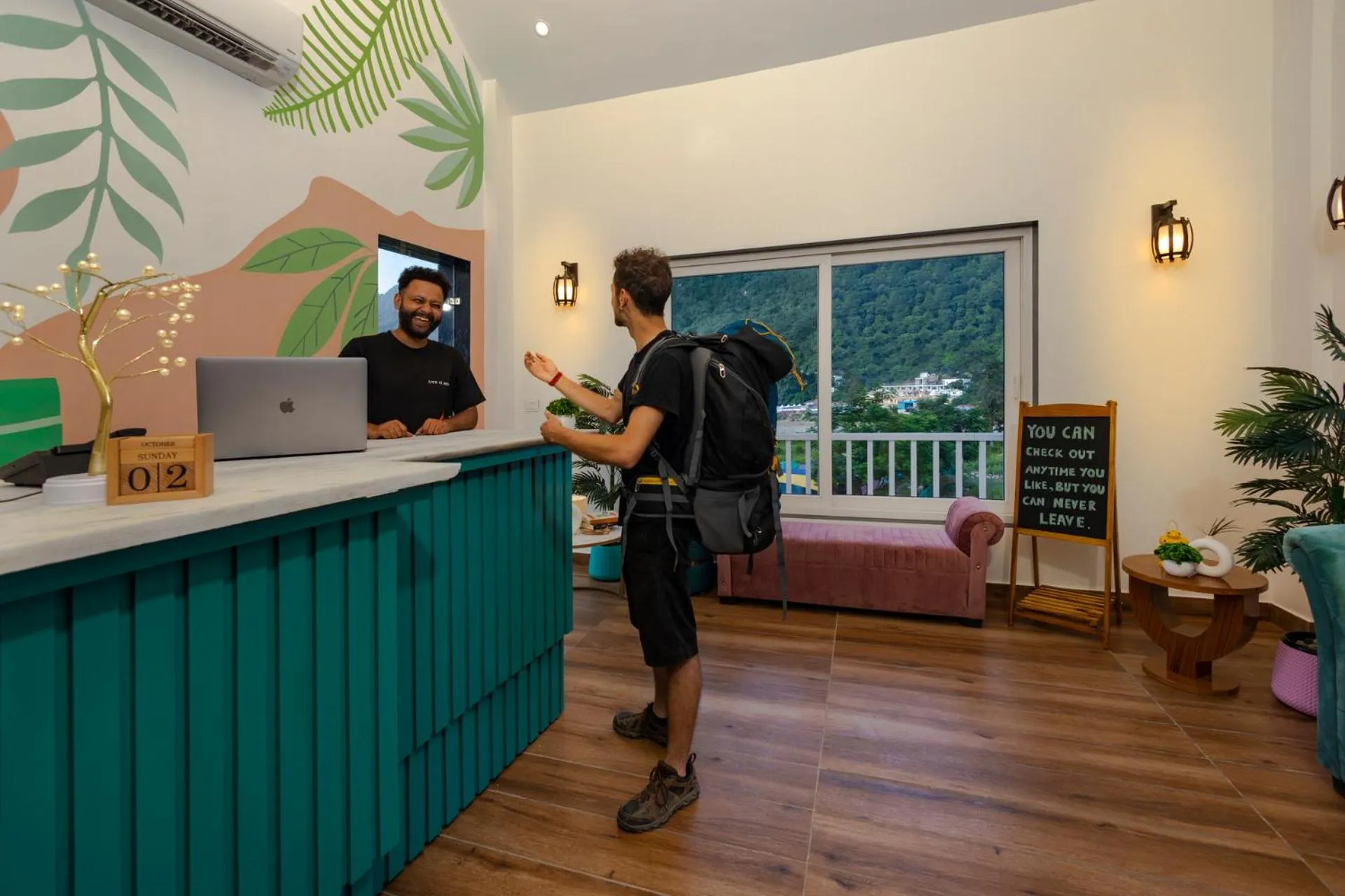 Lobby or reception in Zostel Plus Rishikesh, Mohanchatti