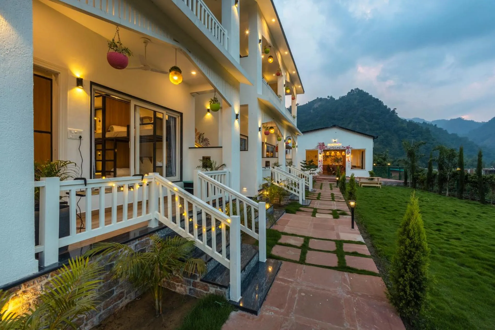 Garden in Zostel Plus Rishikesh, Mohanchatti