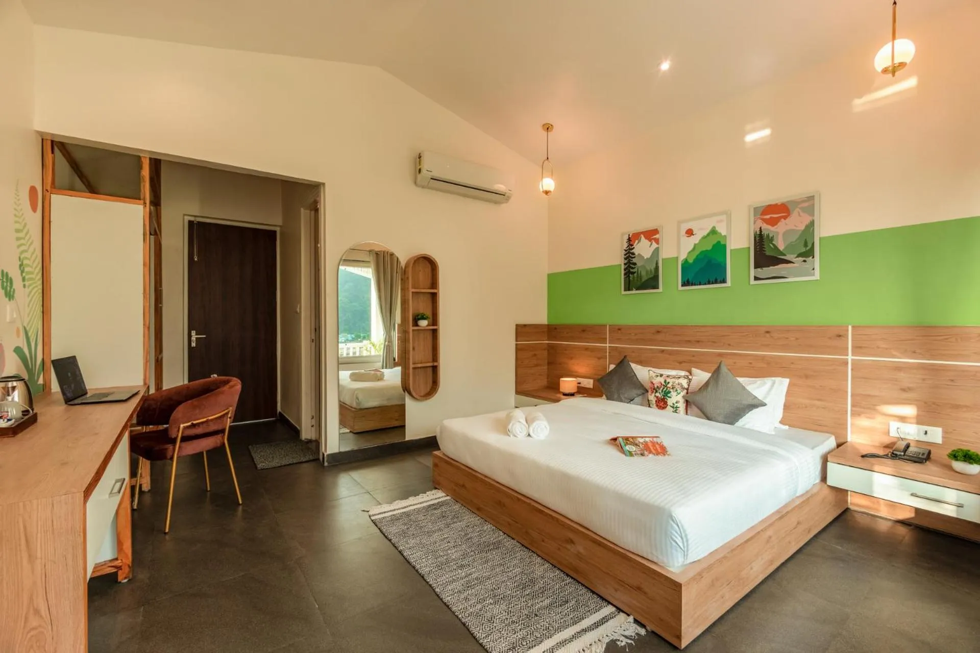 Bed in Zostel Plus Rishikesh, Mohanchatti
