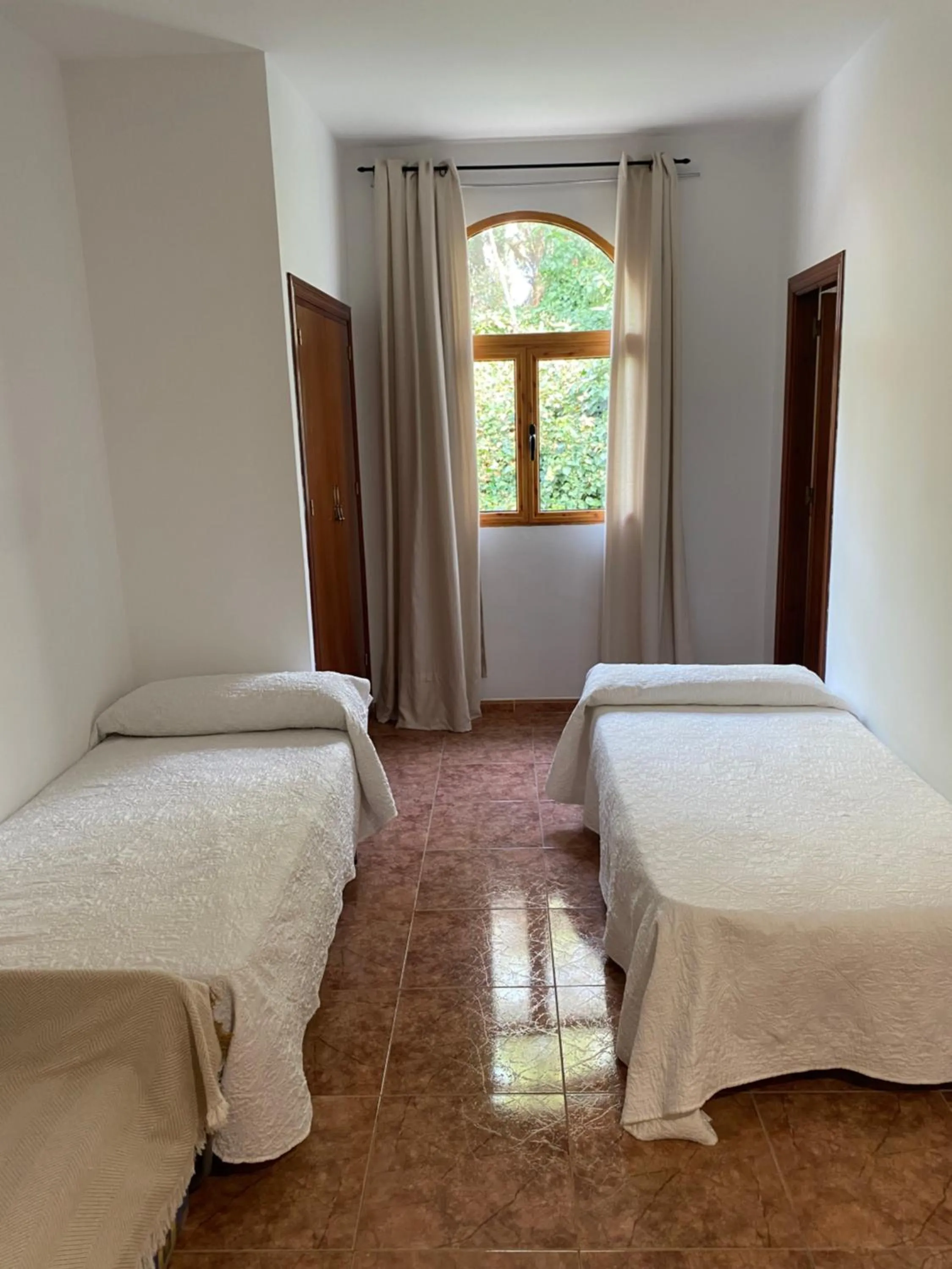 Bed in Hotel Meson Fuente del Pino