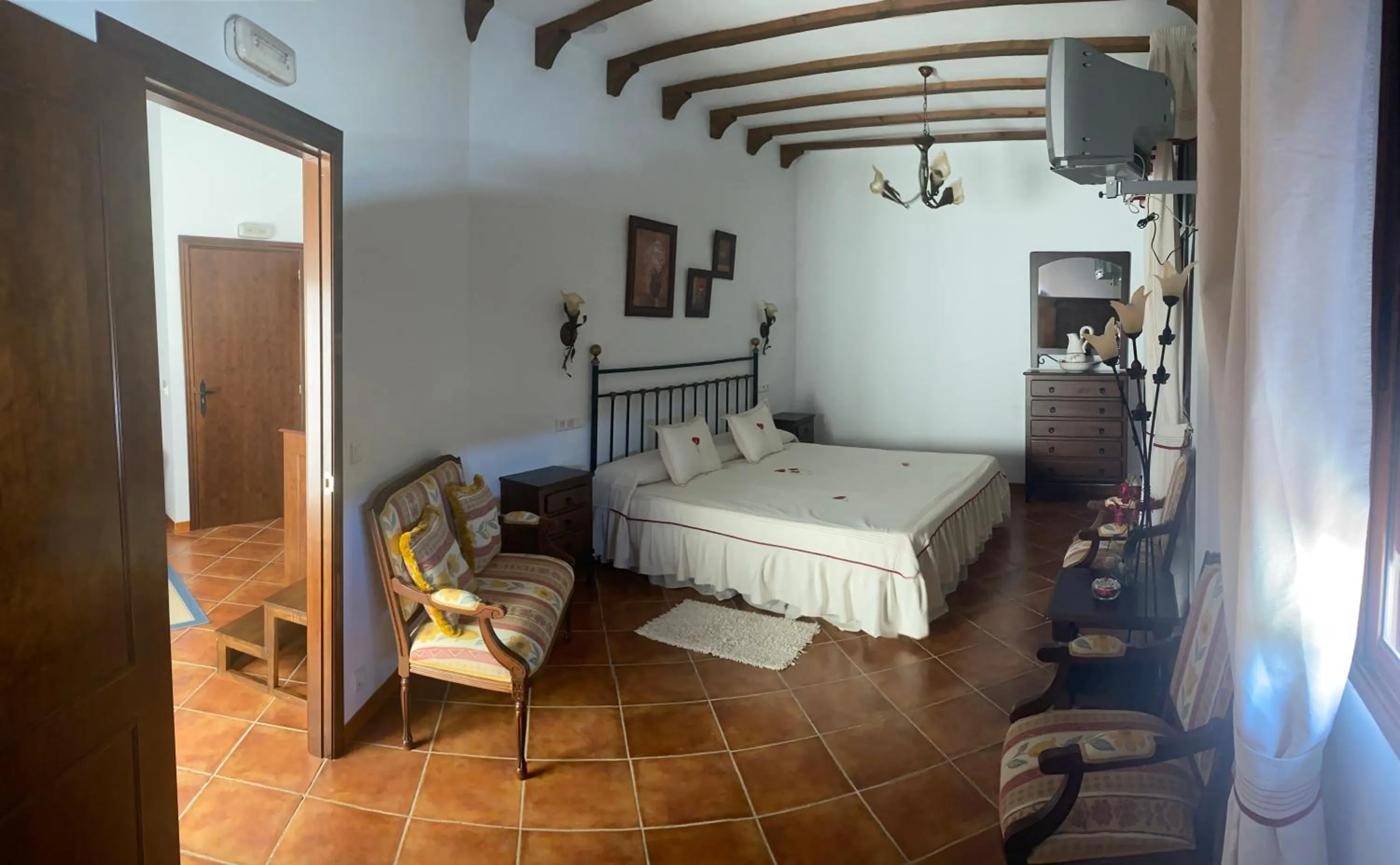 Bed in Hotel Meson Fuente del Pino