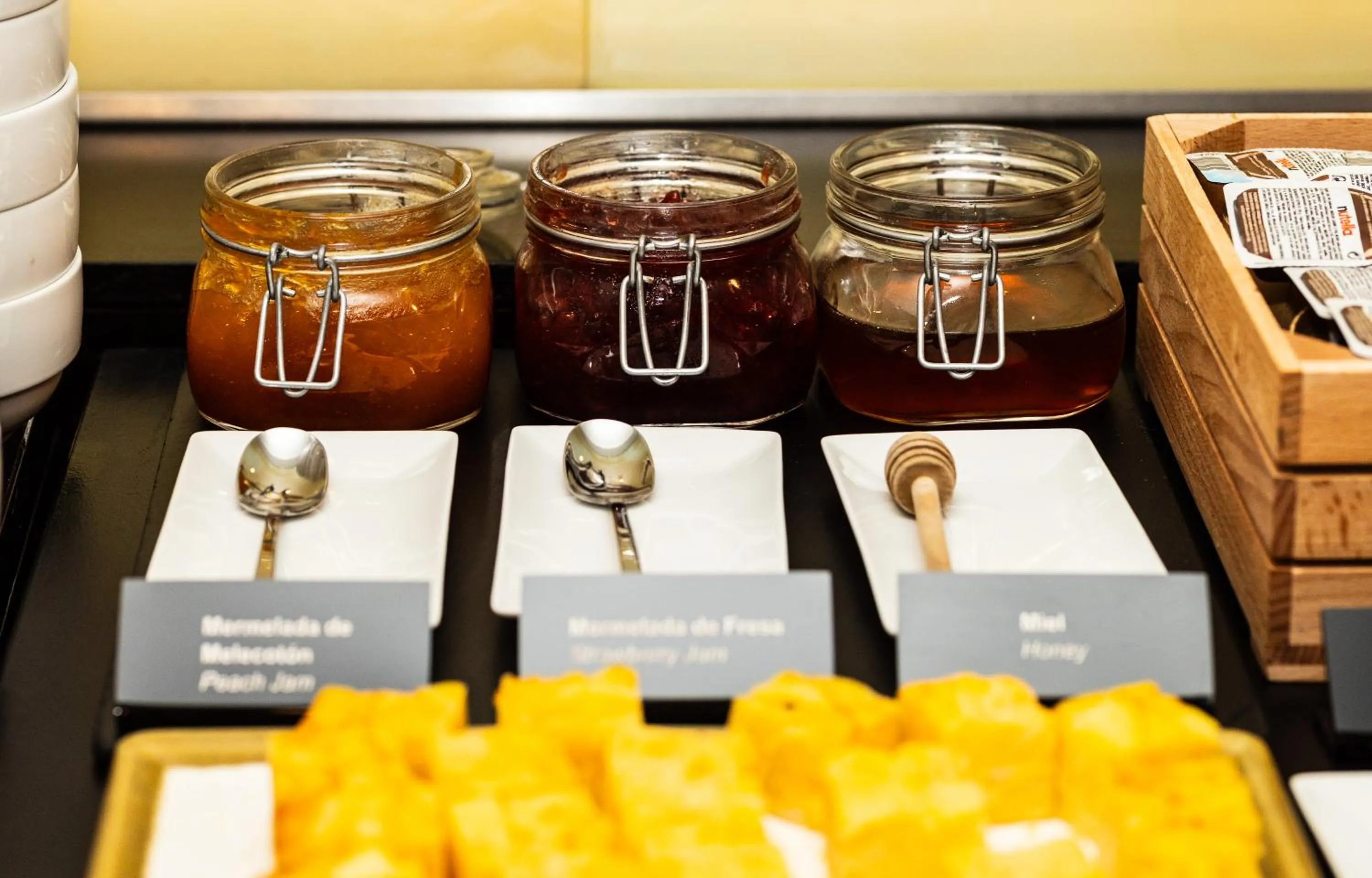 Buffet breakfast in Acevi Villarroel