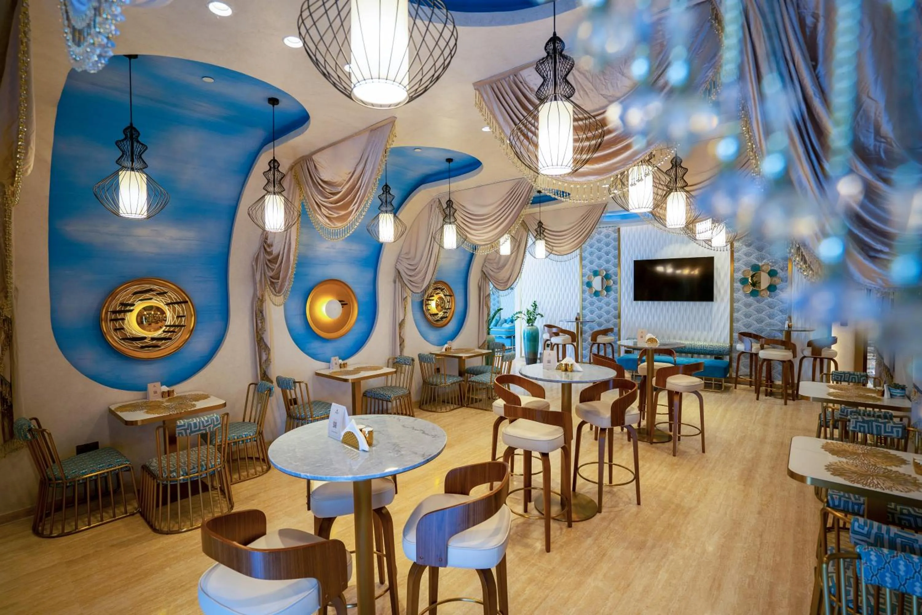 Restaurant/places to eat in Velero Hotel Doha Lusail