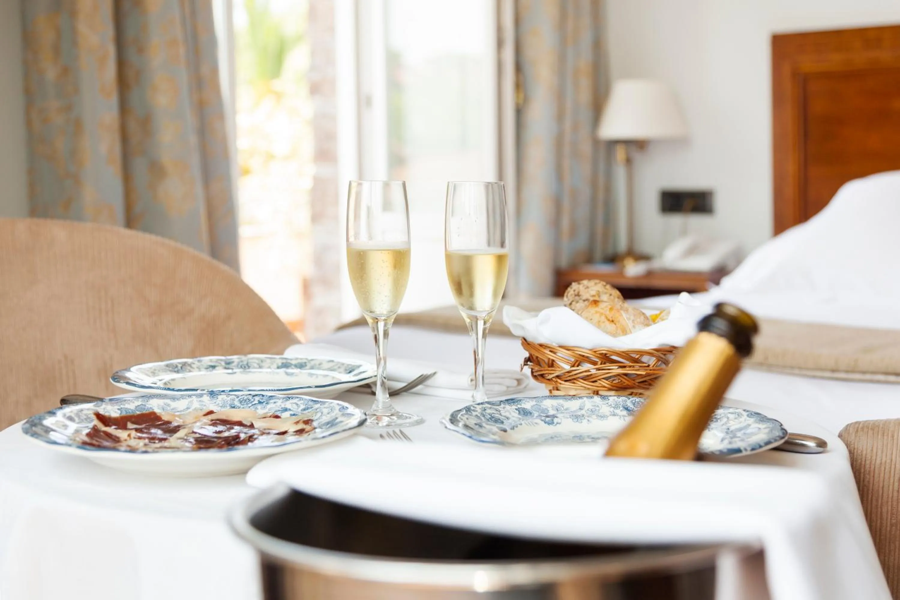 Food and drinks, Bed in Hotel Villa Soro