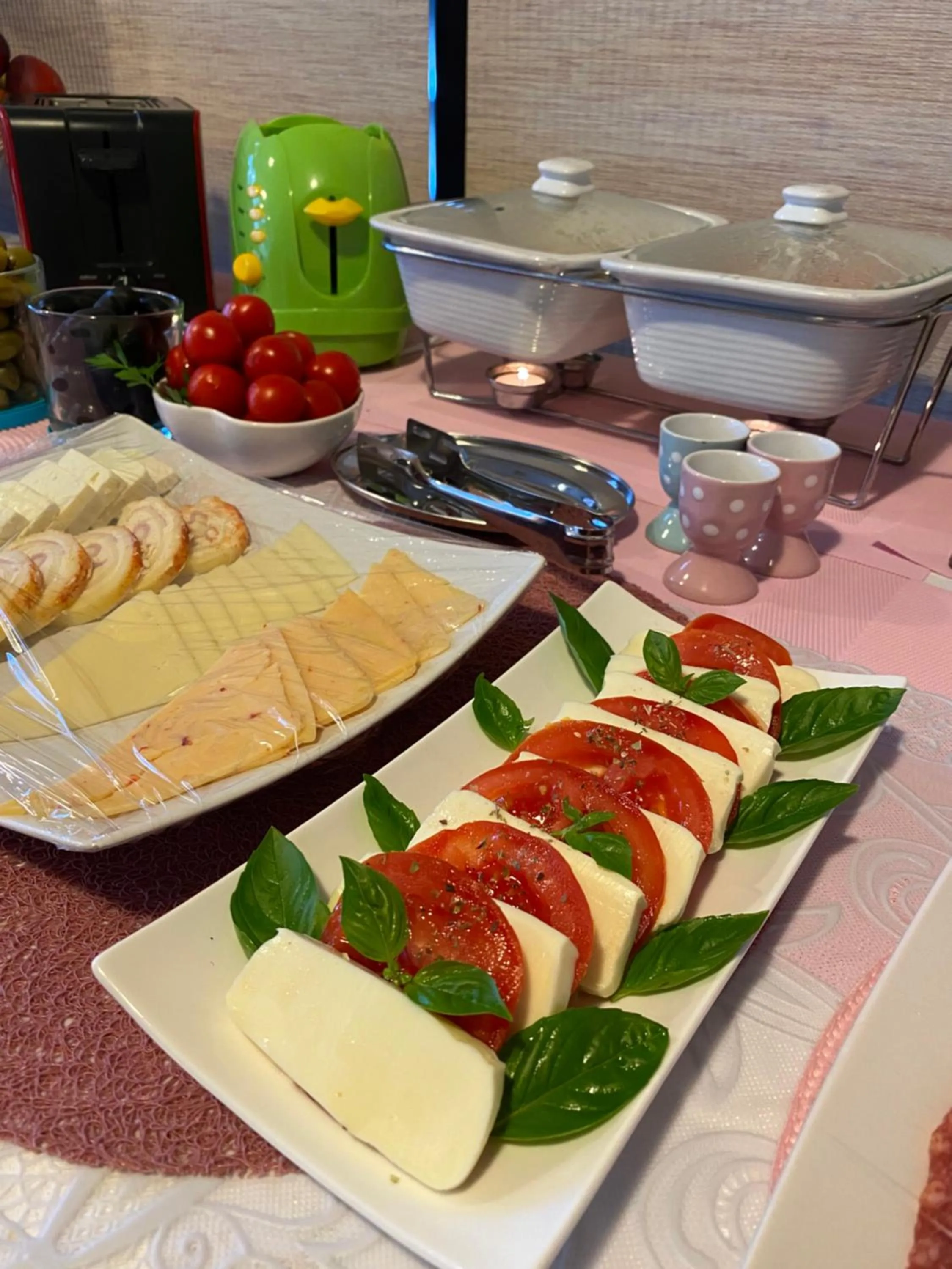 Buffet breakfast in Pensiunea Rix Rooms