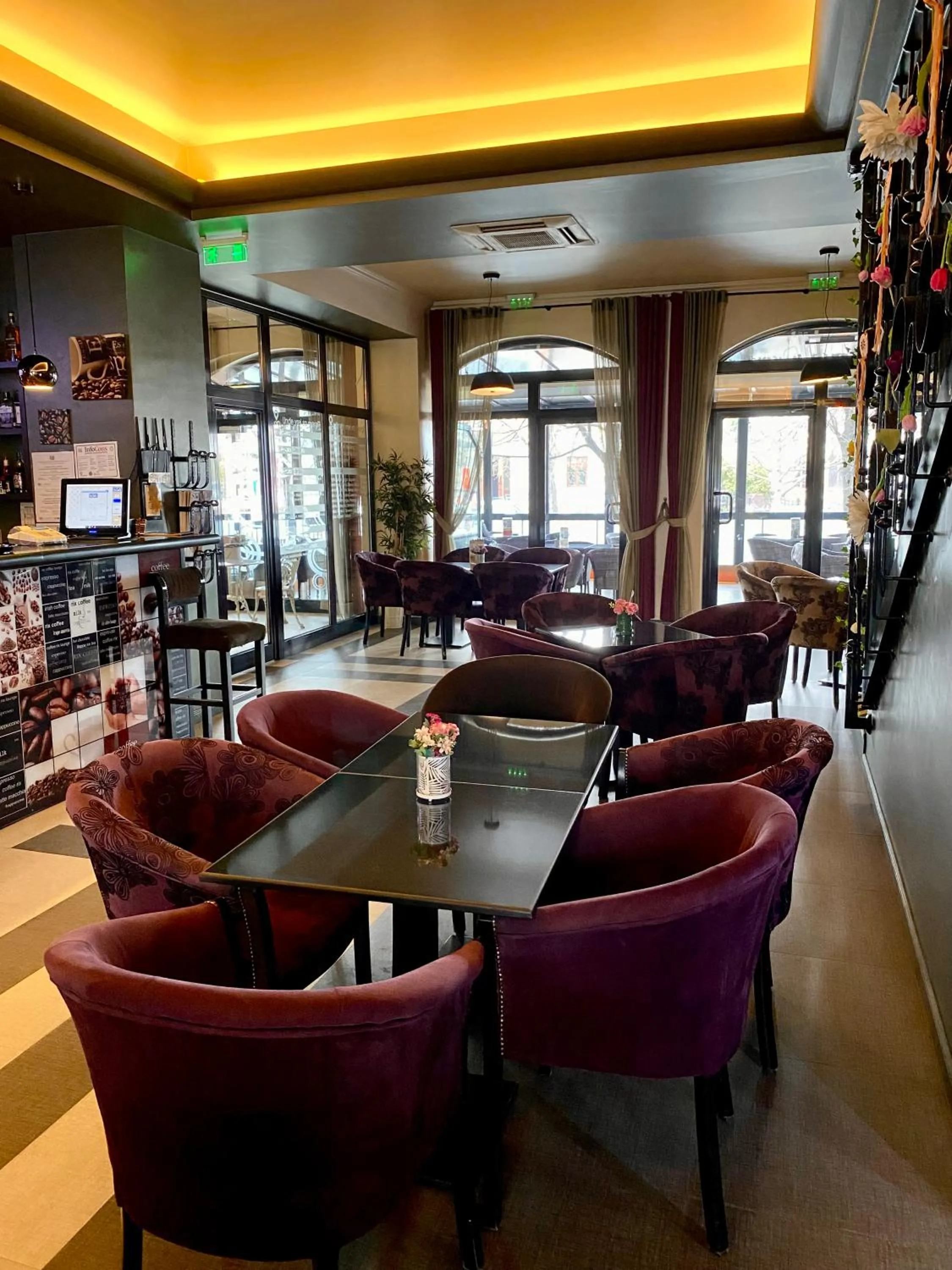 Restaurant/places to eat in Pensiunea Rix Rooms