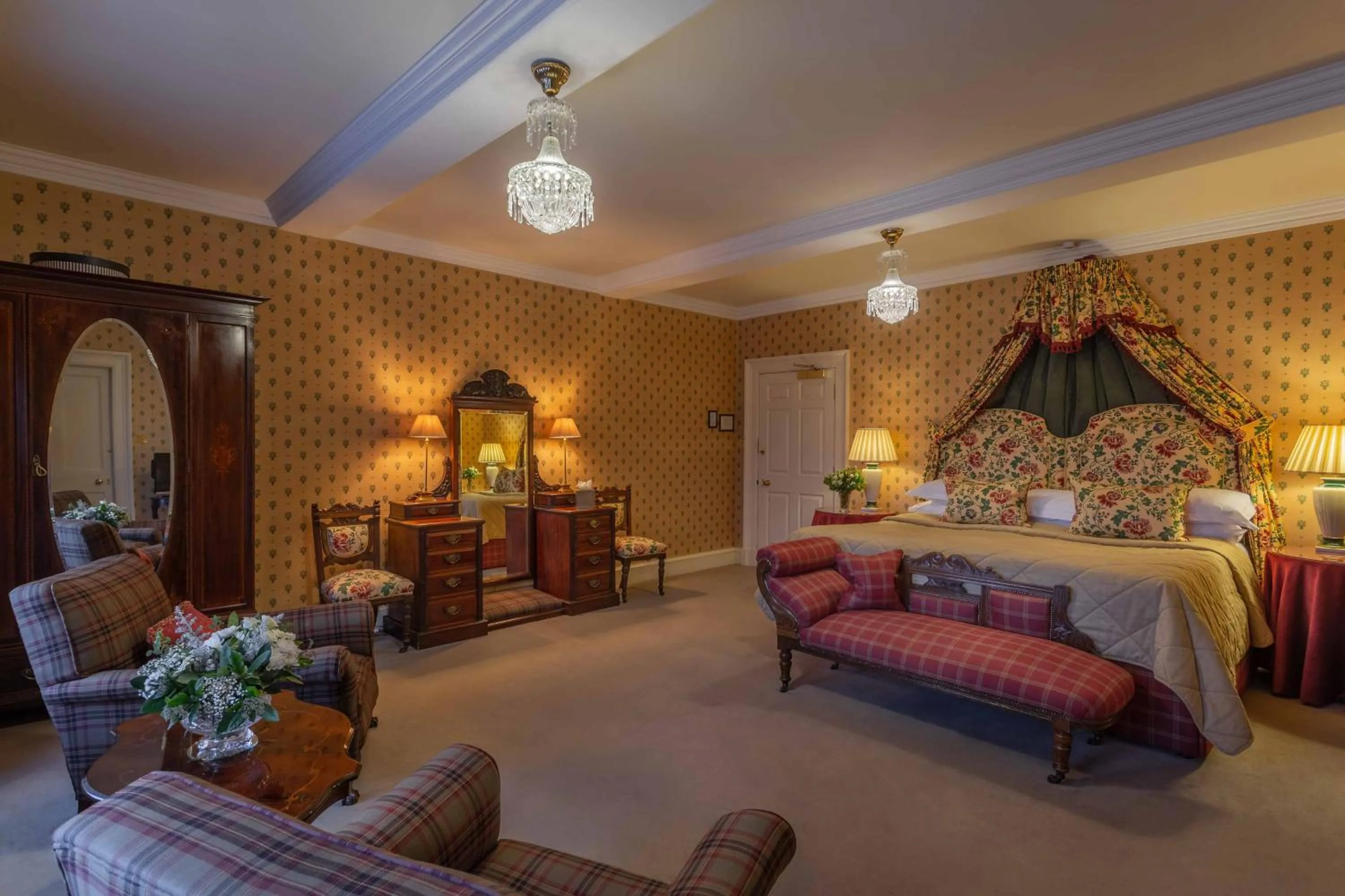 Photo of the whole room in Glenapp Castle