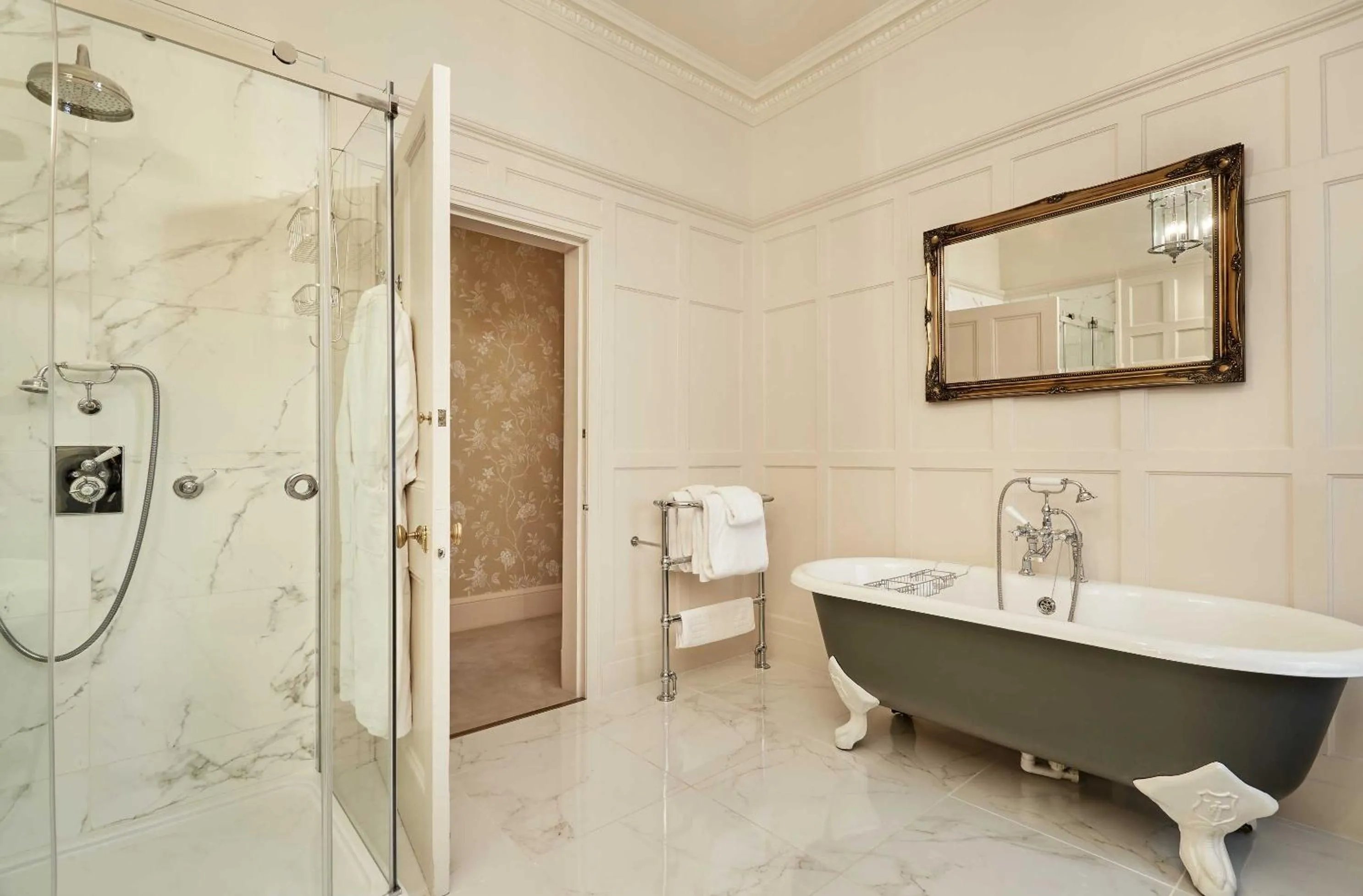 Bathroom in Glenapp Castle