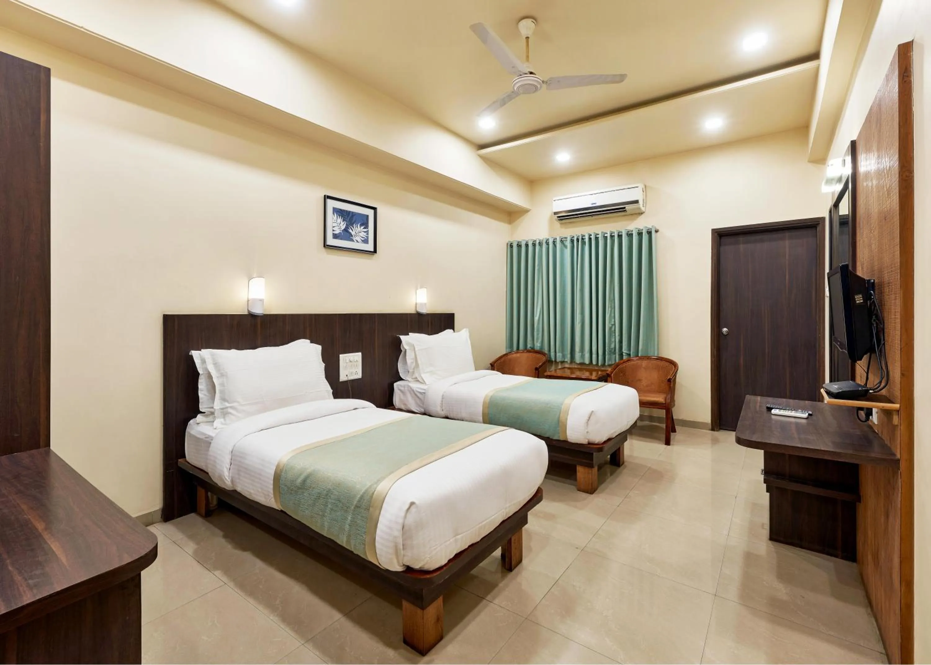Bed in Hotel Atria, Kolhapur