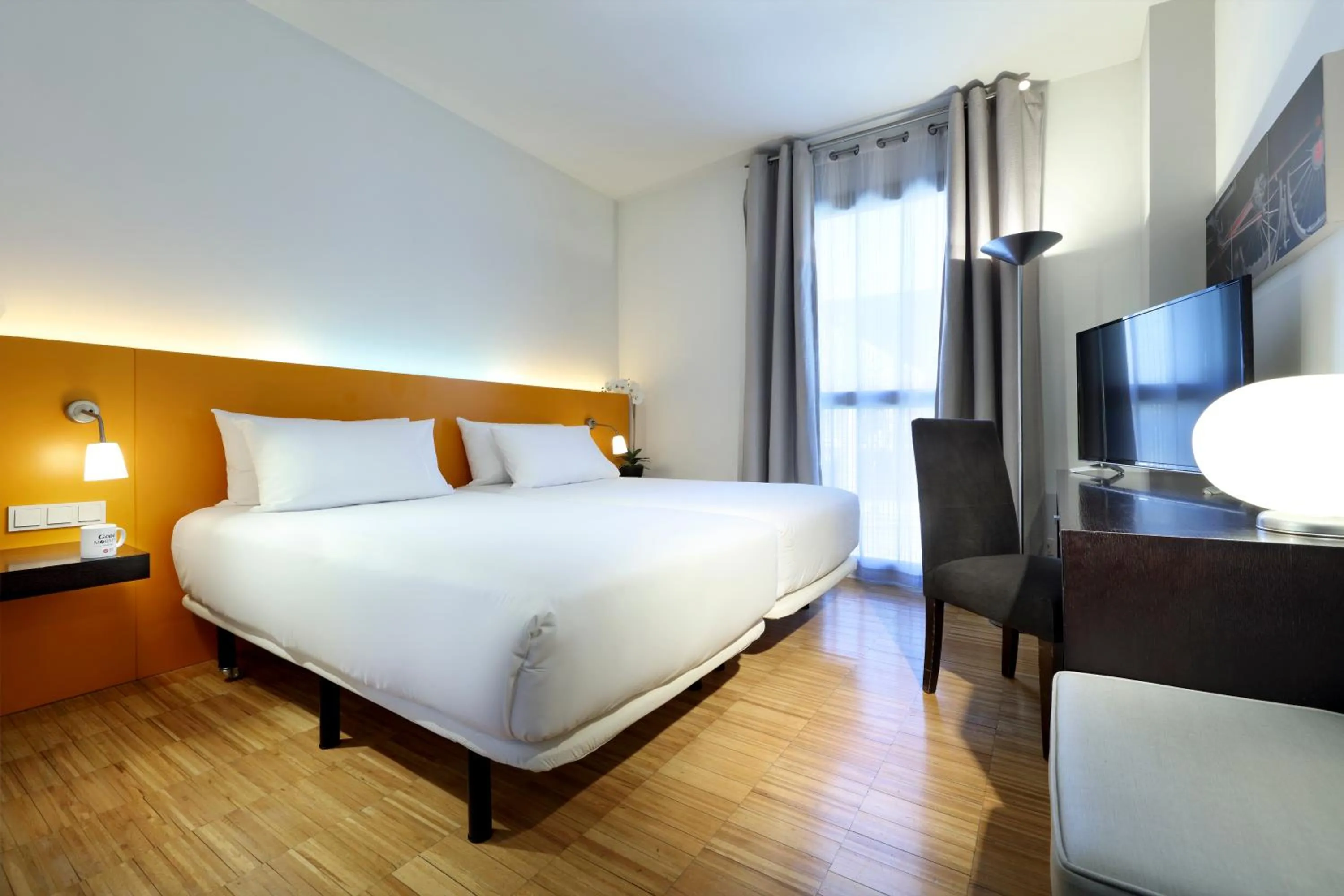 Bedroom, Bed in Exe Tres Cantos