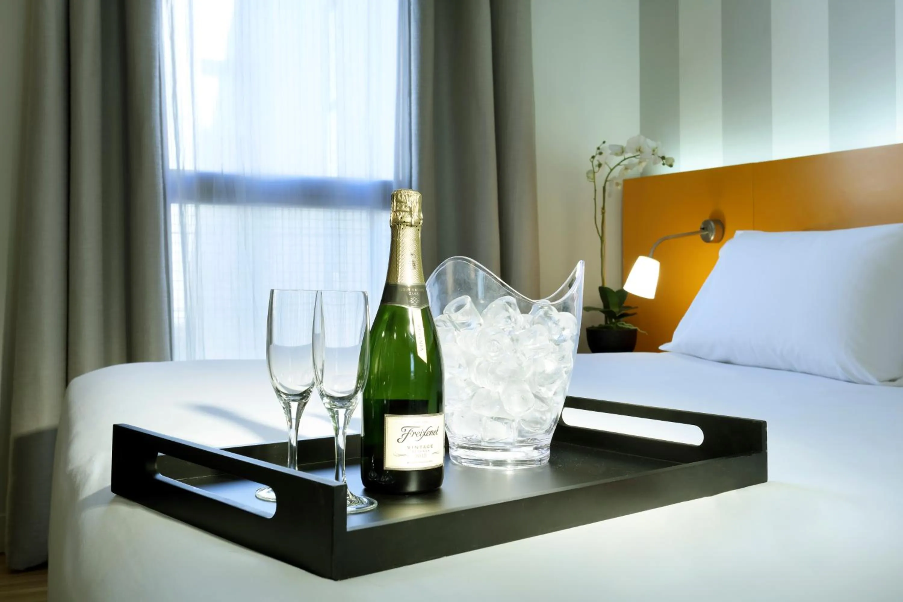 Drinks, Bed in Exe Tres Cantos