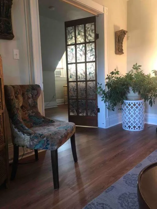 Redefined Alchemy - Bright, eclectic, pretty Apt 3E