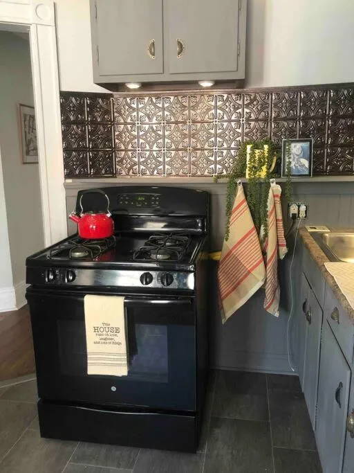 Redefined Alchemy - Bright, eclectic, pretty Apt 3E