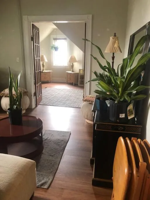 Redefined Alchemy - Bright, eclectic, pretty Apt 3E