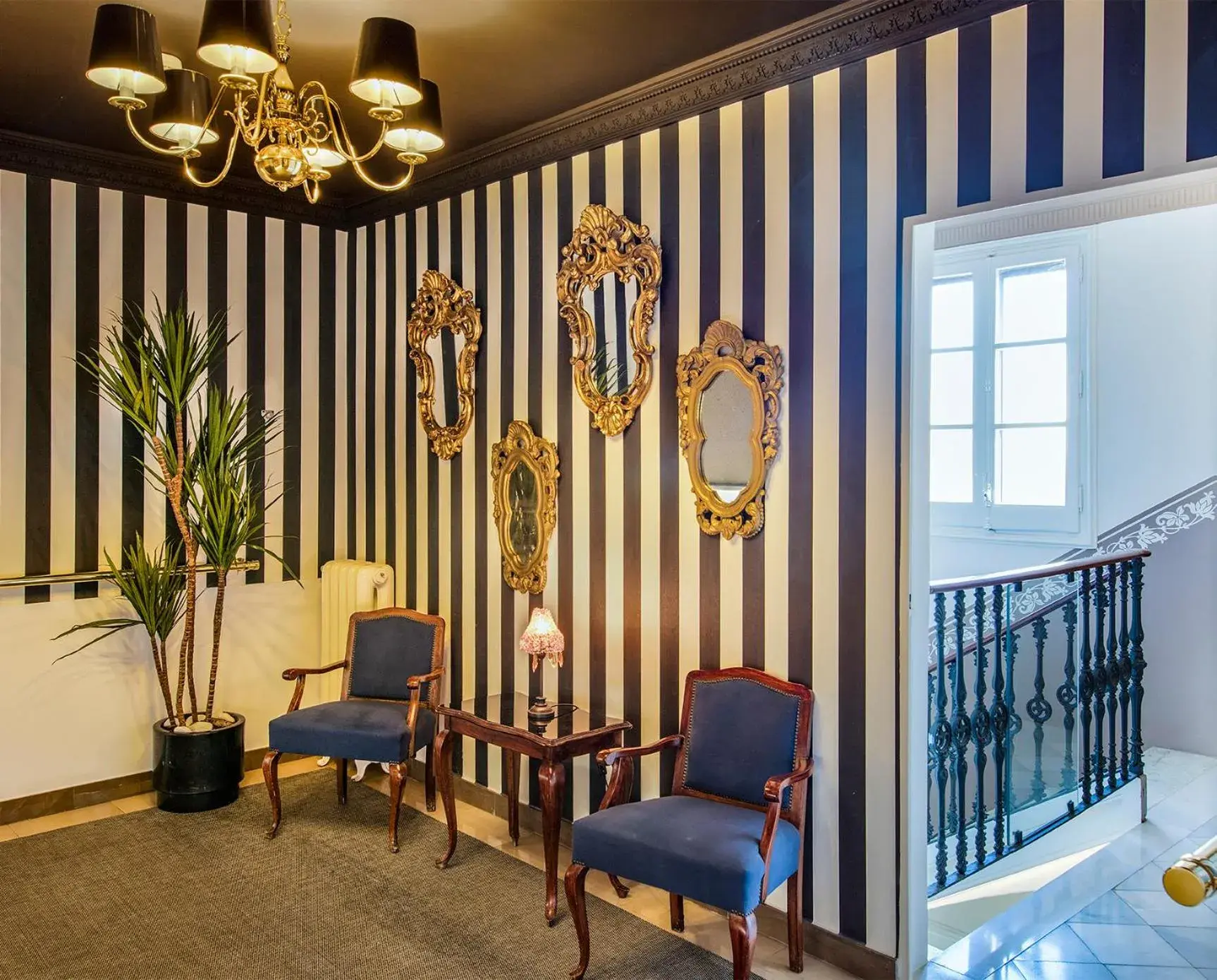 Lobby or reception in Hotel Nouvel Lobby or reception in Hotel Nouvel