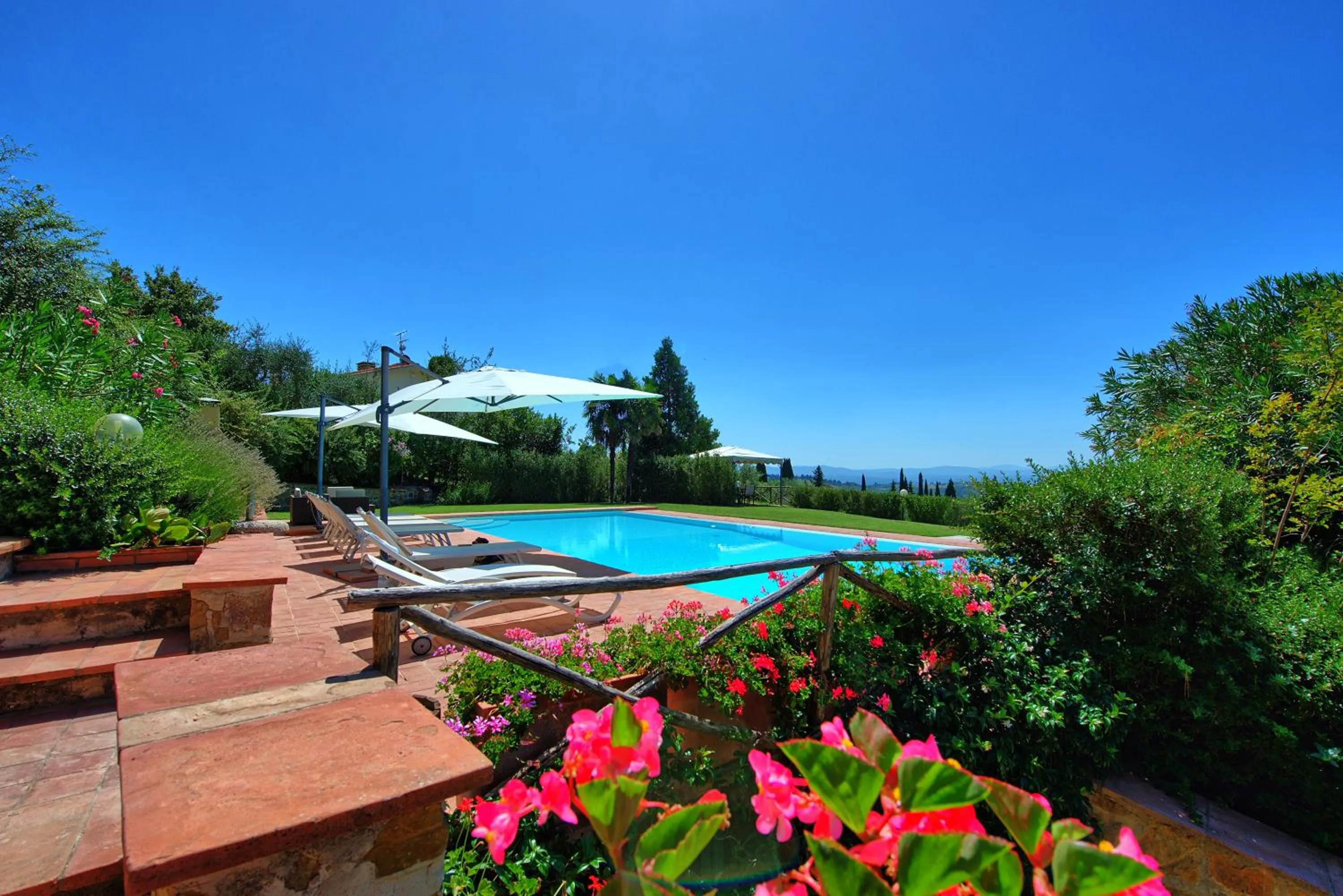 Pool view in Villa Casa Lucia by PosarelliVillas